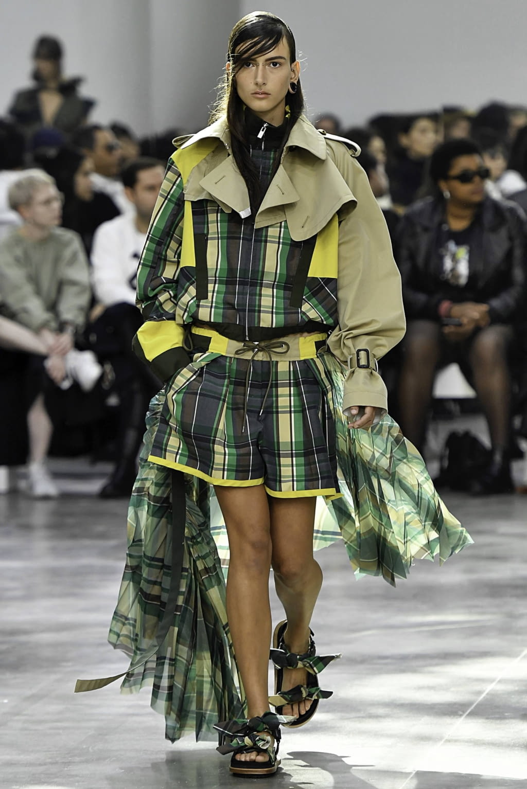 Fashion Week Paris Spring/Summer 2019 look 24 from the Sacai collection 女装