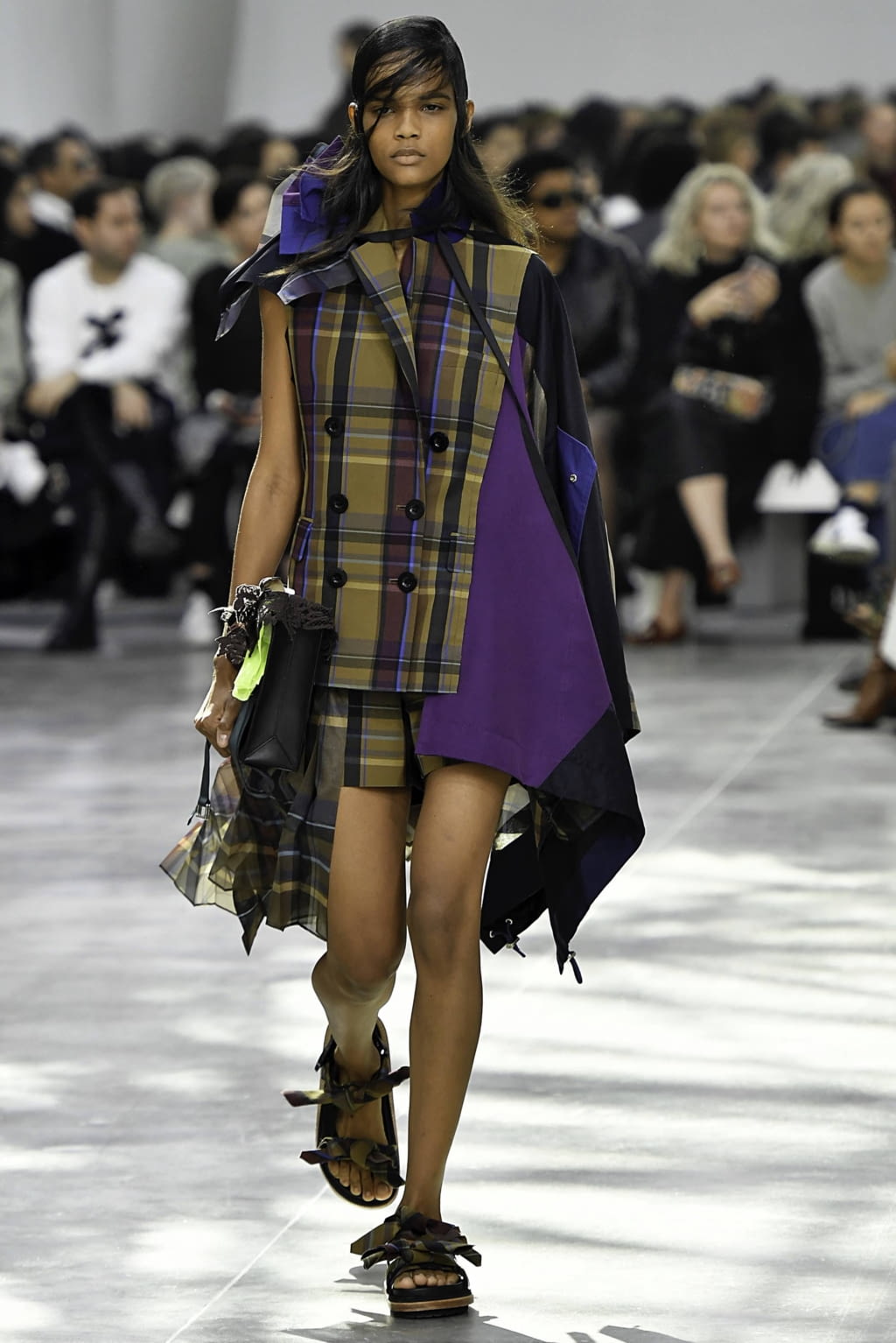 Fashion Week Paris Spring/Summer 2019 look 26 from the Sacai collection womenswear