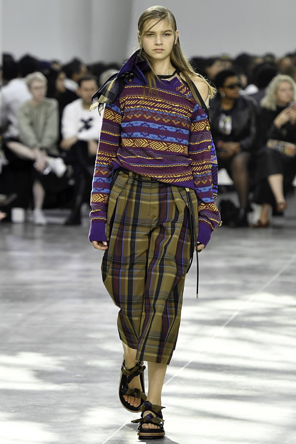 Fashion Week Paris Spring/Summer 2019 look 29 from the Sacai collection womenswear