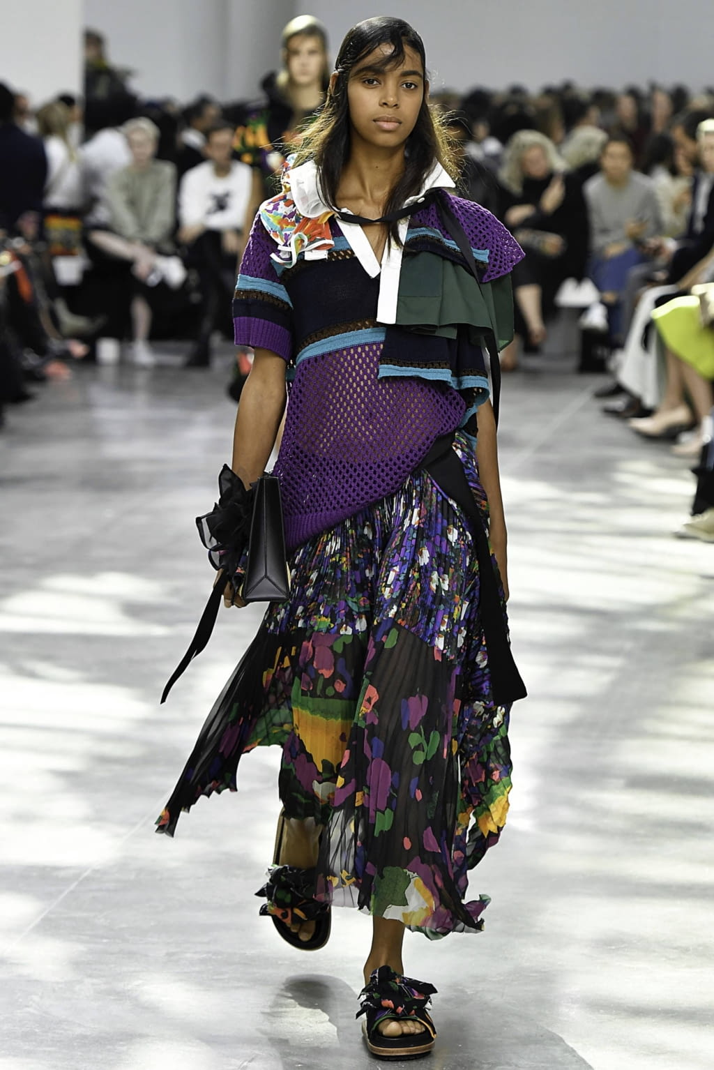 Fashion Week Paris Spring/Summer 2019 look 33 from the Sacai collection 女装