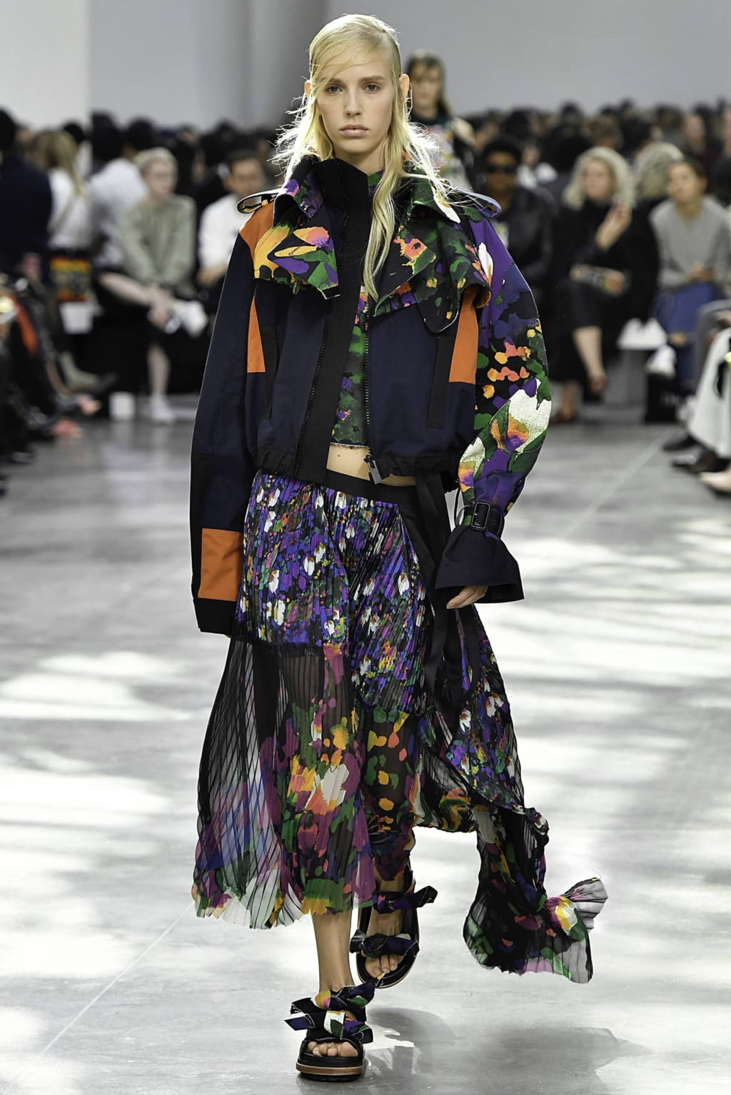 Fashion Week Paris Spring/Summer 2019 look 37 from the Sacai collection womenswear