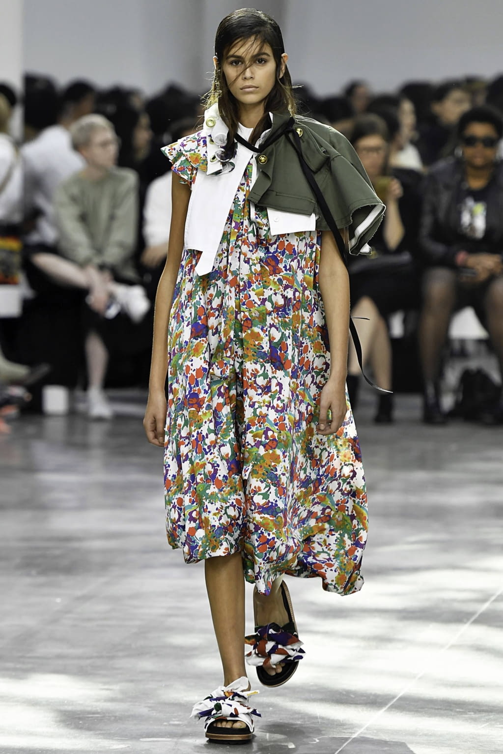 Fashion Week Paris Spring/Summer 2019 look 39 from the Sacai collection womenswear