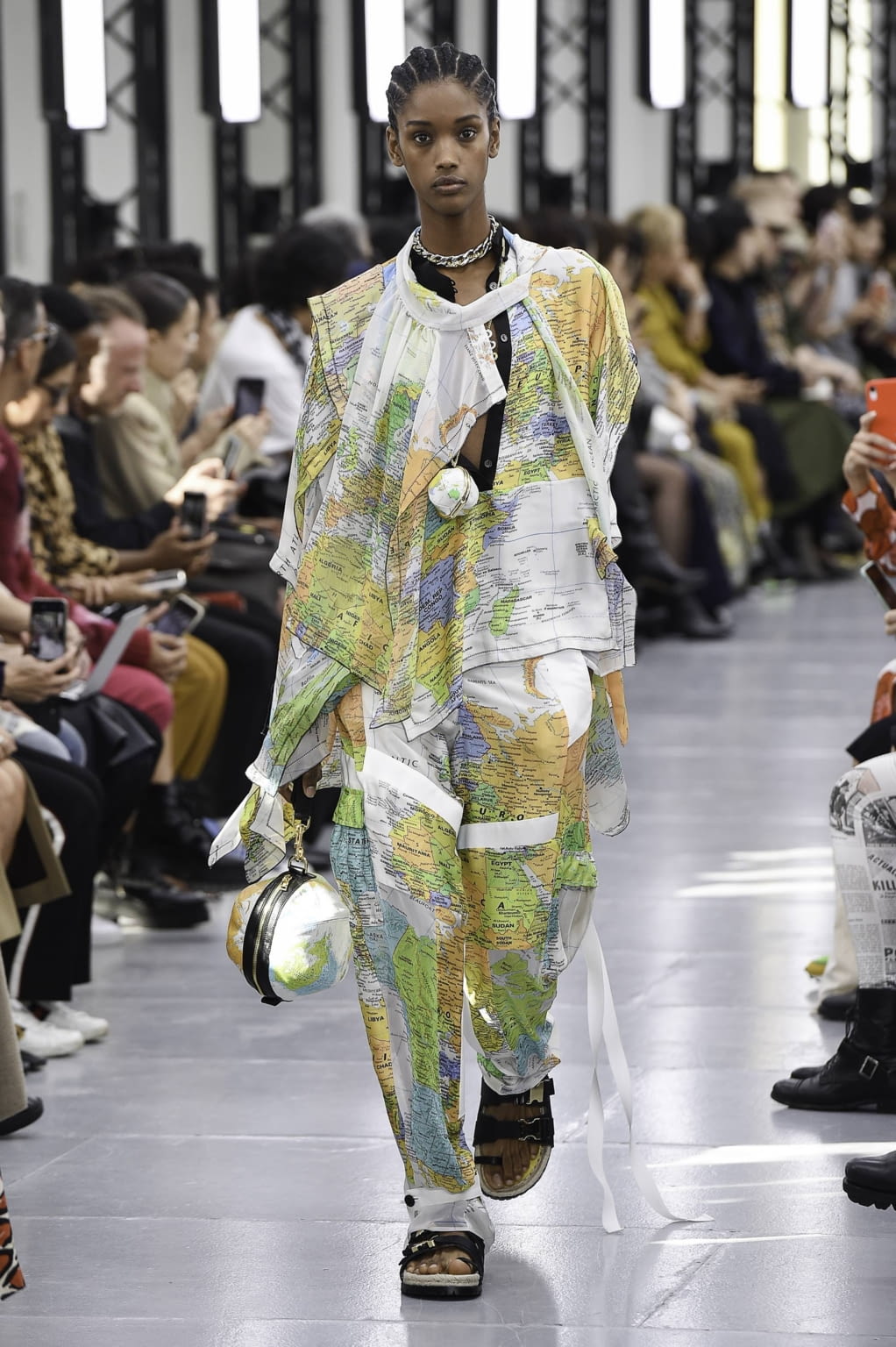 Fashion Week Paris Spring/Summer 2020 look 3 de la collection Sacai womenswear