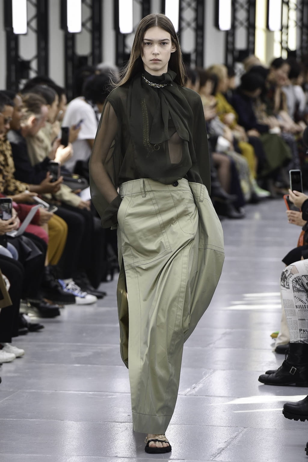 Fashion Week Paris Spring/Summer 2020 look 5 de la collection Sacai womenswear