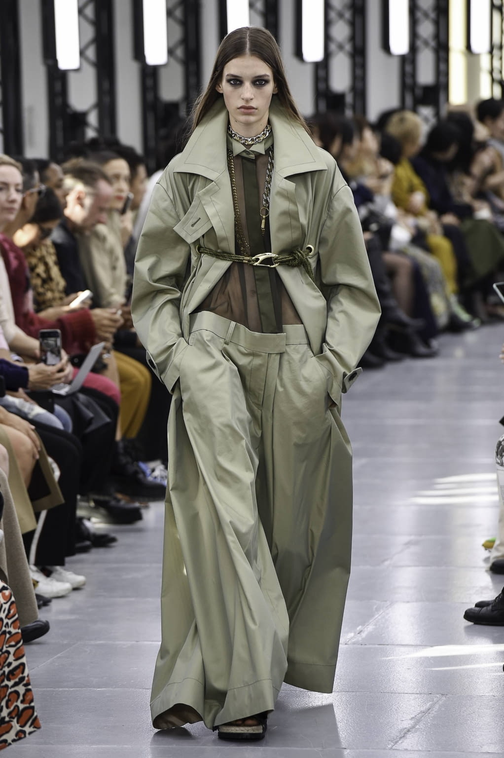 Fashion Week Paris Spring/Summer 2020 look 7 from the Sacai collection 女装