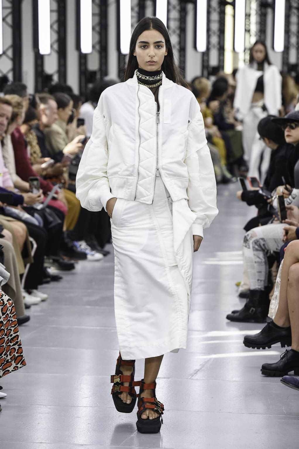 Fashion Week Paris Spring/Summer 2020 look 9 de la collection Sacai womenswear