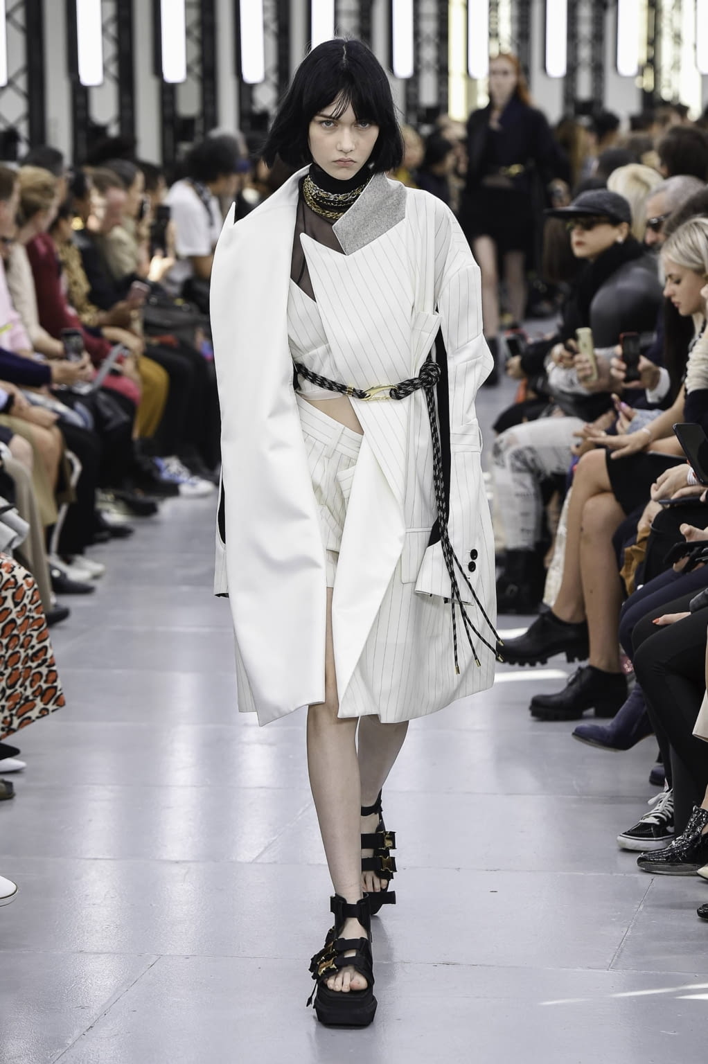 Fashion Week Paris Spring/Summer 2020 look 12 from the Sacai collection womenswear