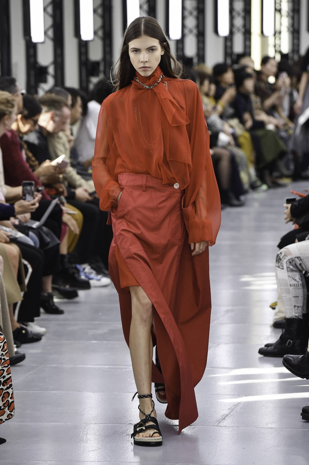 Fashion Week Paris Spring/Summer 2020 look 20 de la collection Sacai womenswear