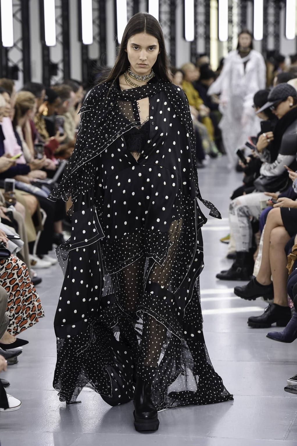 Fashion Week Paris Spring/Summer 2020 look 33 de la collection Sacai womenswear