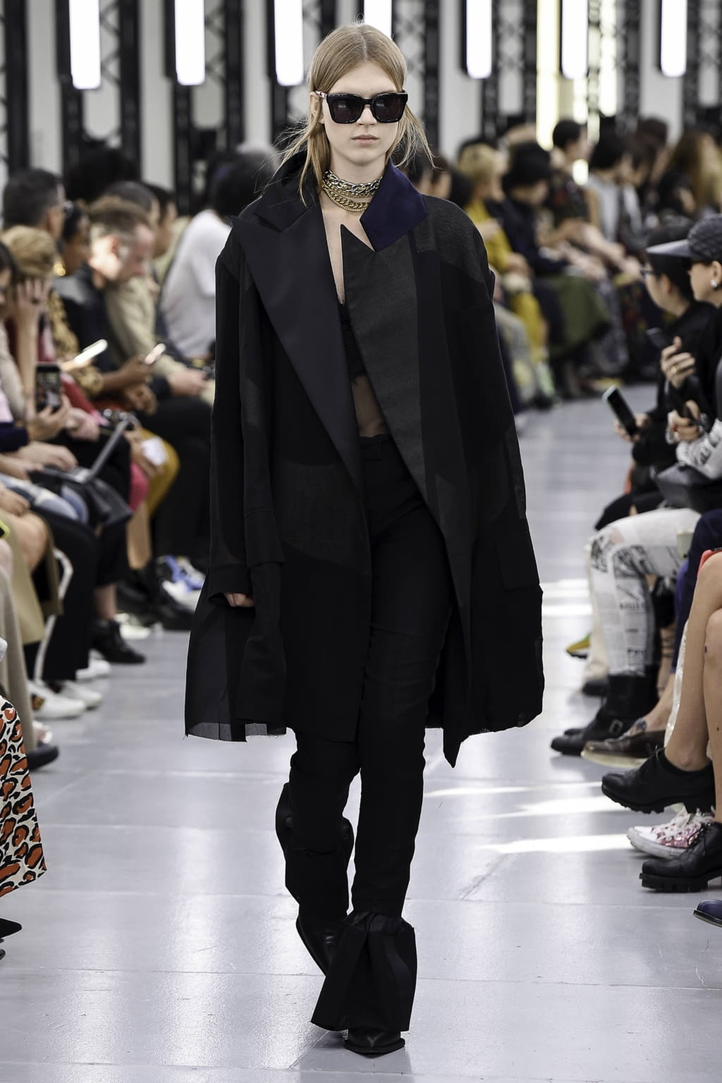 Fashion Week Paris Spring/Summer 2020 look 39 from the Sacai collection 女装