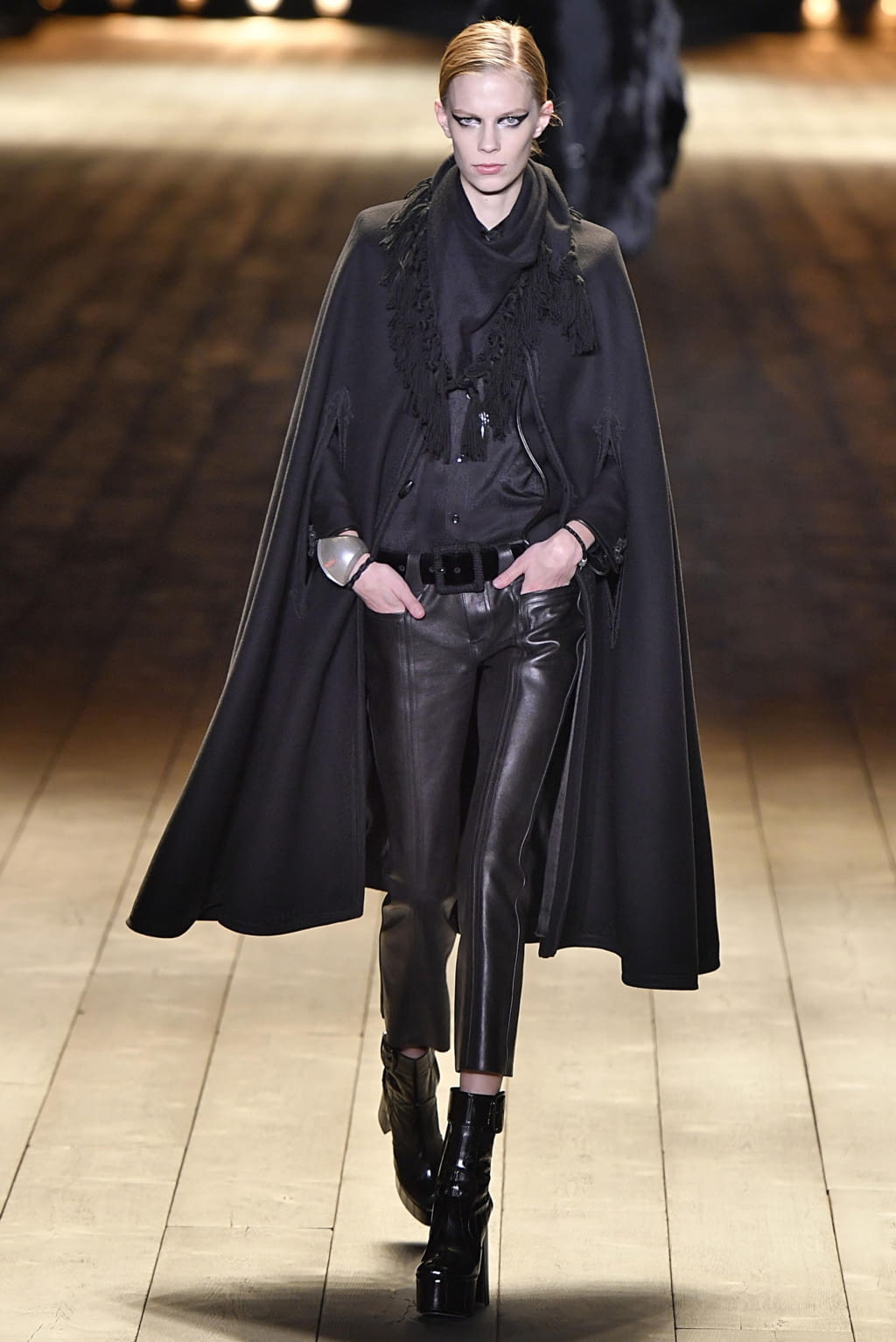Fashion Week Paris Fall/Winter 2018 look 11 from the Saint Laurent collection womenswear