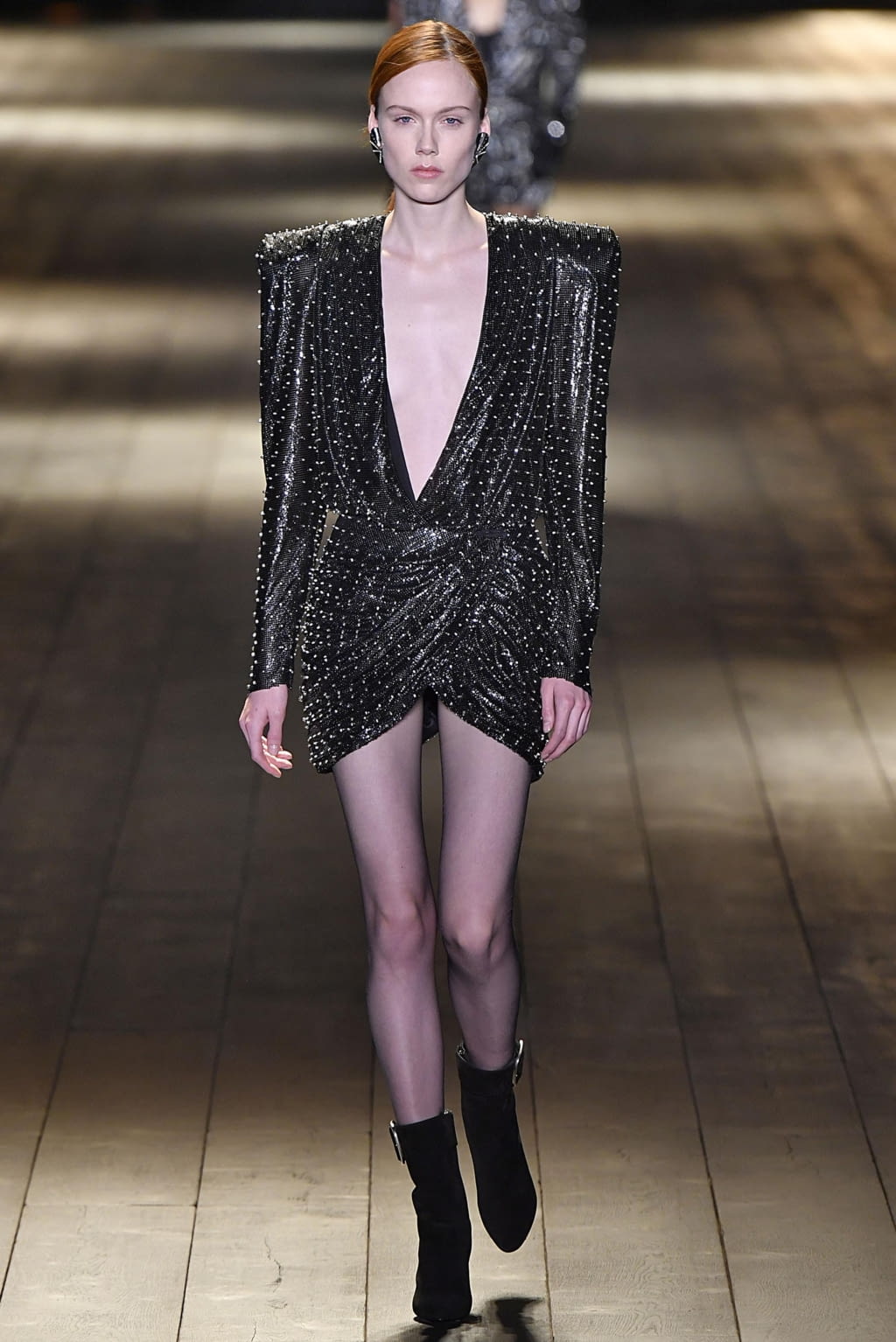 Fashion Week Paris Fall/Winter 2018 look 19 from the Saint Laurent collection womenswear