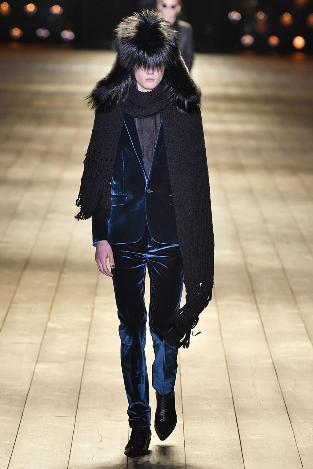Fashion Week Paris Fall/Winter 2018 look 36 from the Saint Laurent collection womenswear