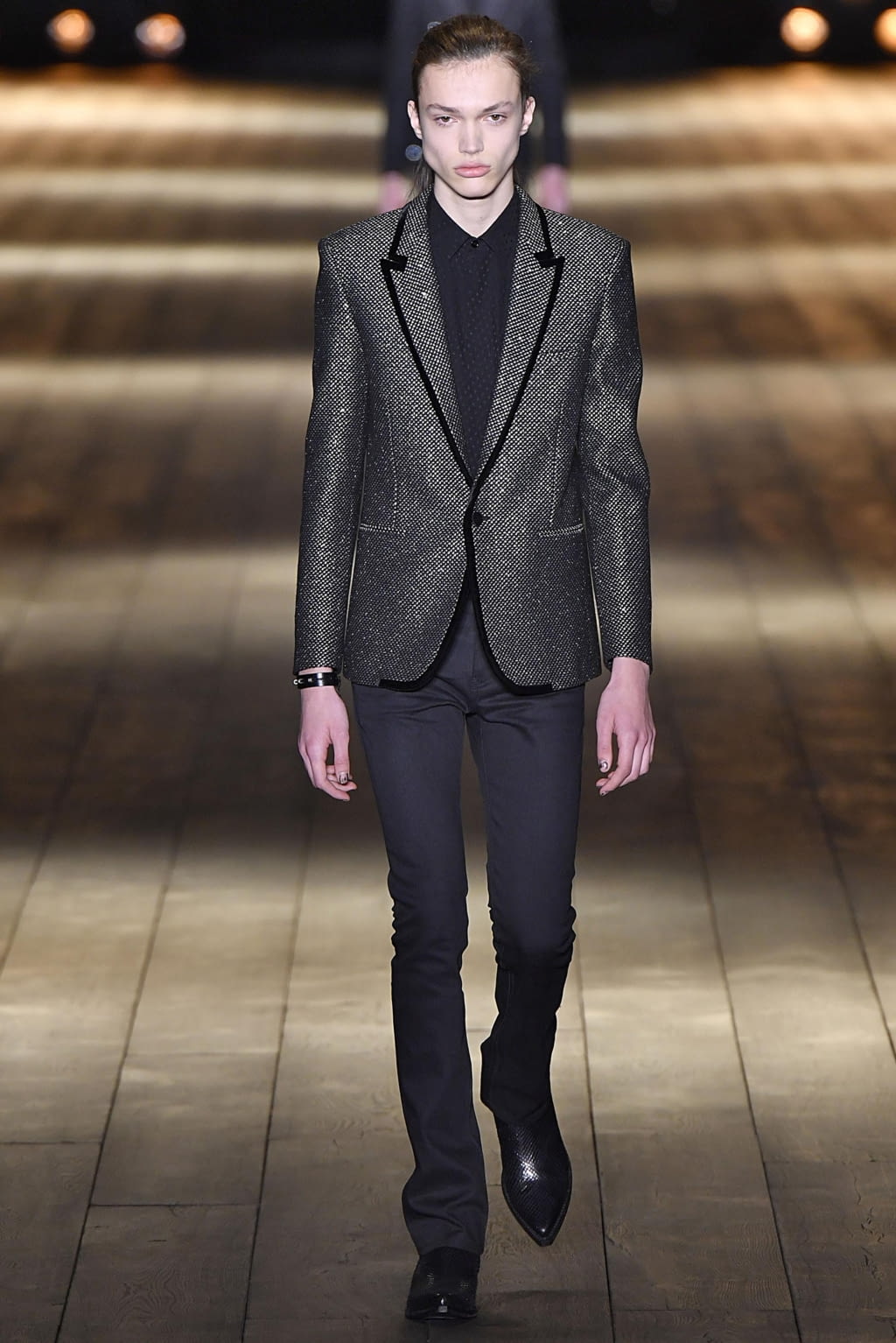 Fashion Week Paris Fall/Winter 2018 look 50 from the Saint Laurent collection womenswear