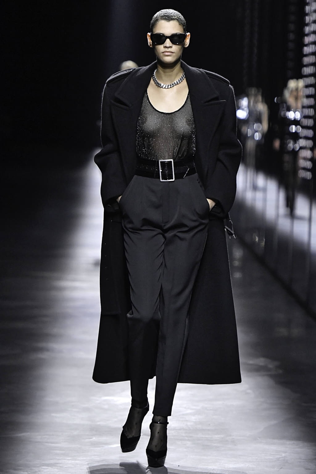 Fashion Week Paris Fall/Winter 2019 look 3 from the Saint Laurent collection womenswear