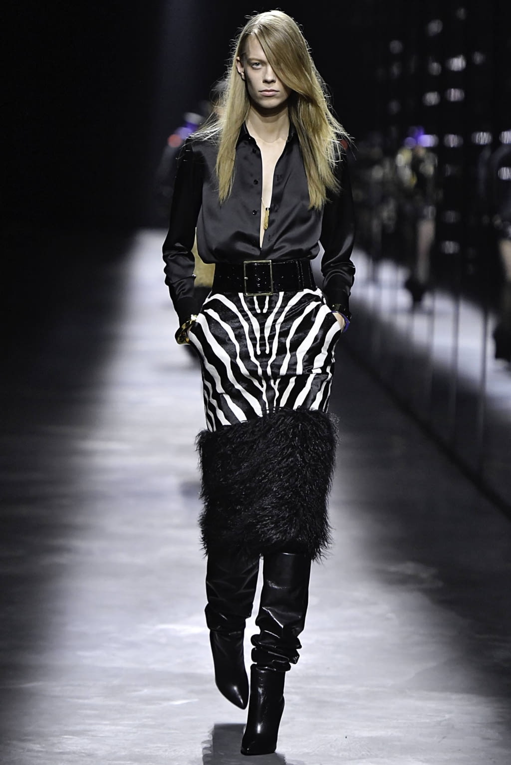 Fashion Week Paris Fall/Winter 2019 look 10 from the Saint Laurent collection womenswear