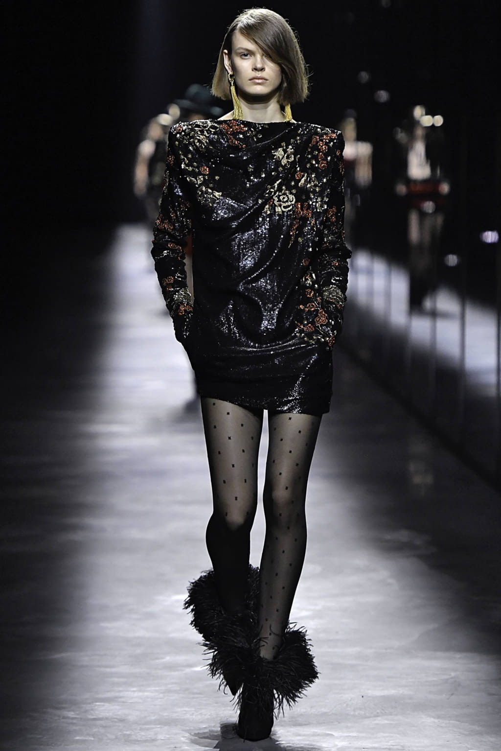 Fashion Week Paris Fall/Winter 2019 look 20 from the Saint Laurent collection womenswear