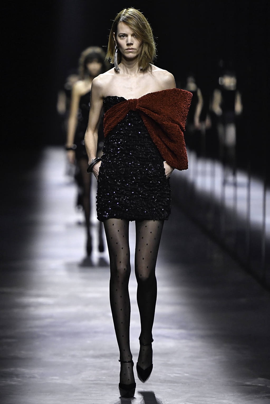 Fashion Week Paris Fall/Winter 2019 look 23 de la collection Saint Laurent womenswear