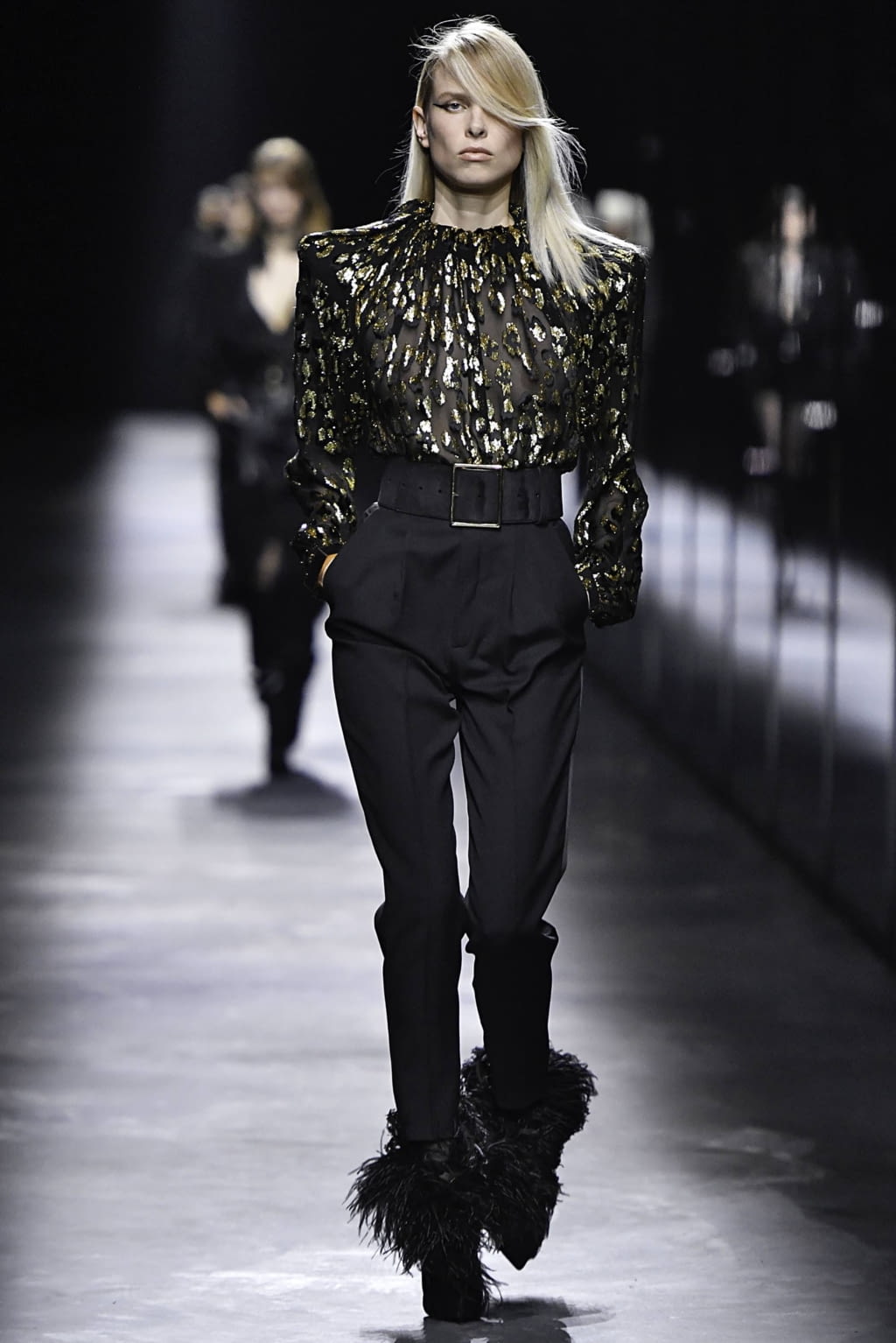 Fashion Week Paris Fall/Winter 2019 look 36 from the Saint Laurent collection womenswear
