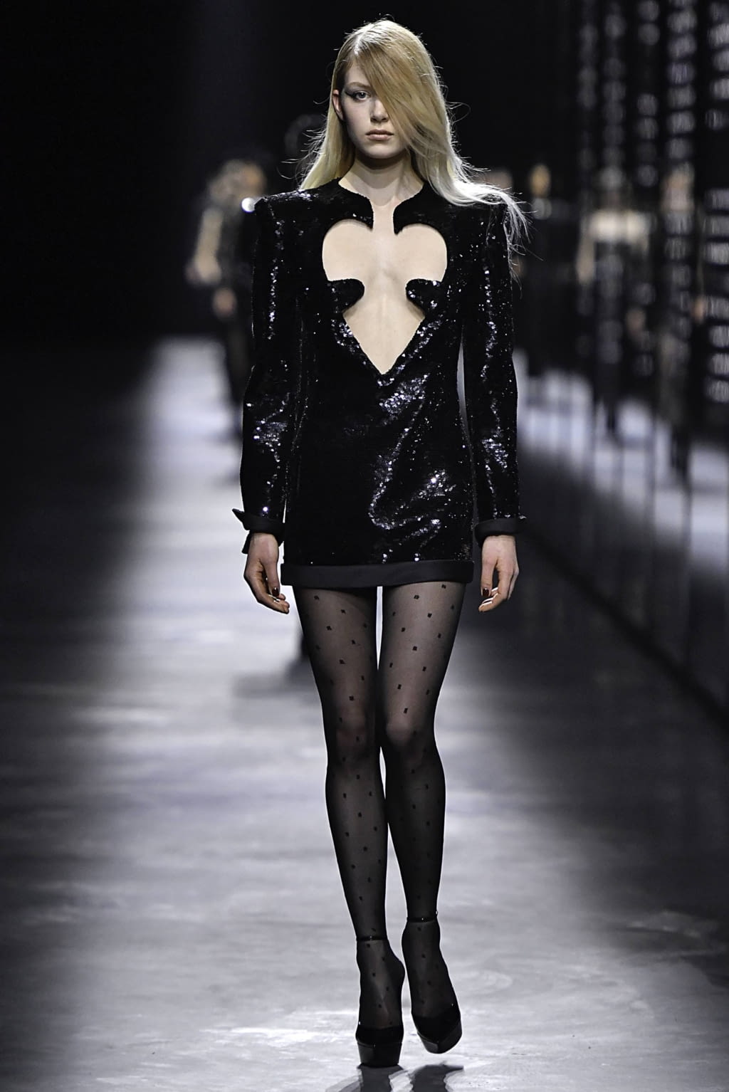 Fashion Week Paris Fall/Winter 2019 look 43 from the Saint Laurent collection womenswear
