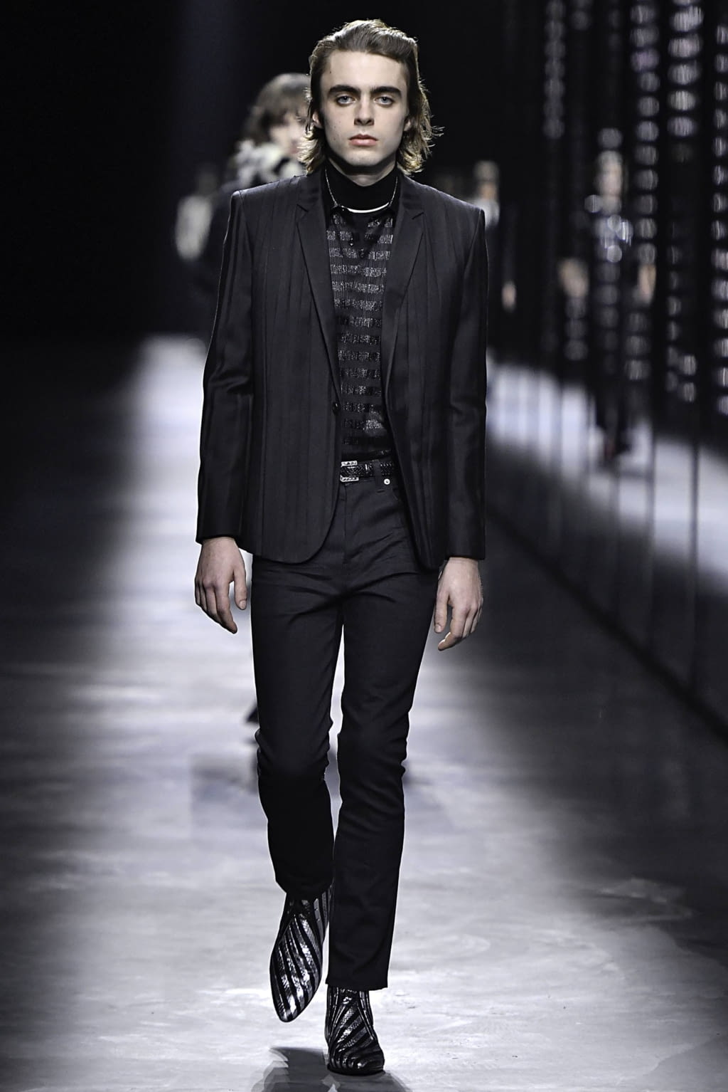 Fashion Week Paris Fall/Winter 2019 look 48 from the Saint Laurent collection womenswear