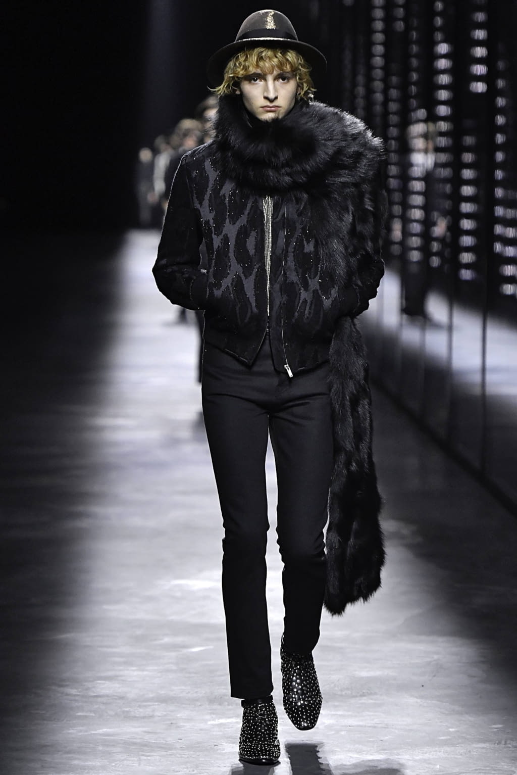 Fashion Week Paris Fall/Winter 2019 look 50 from the Saint Laurent collection womenswear