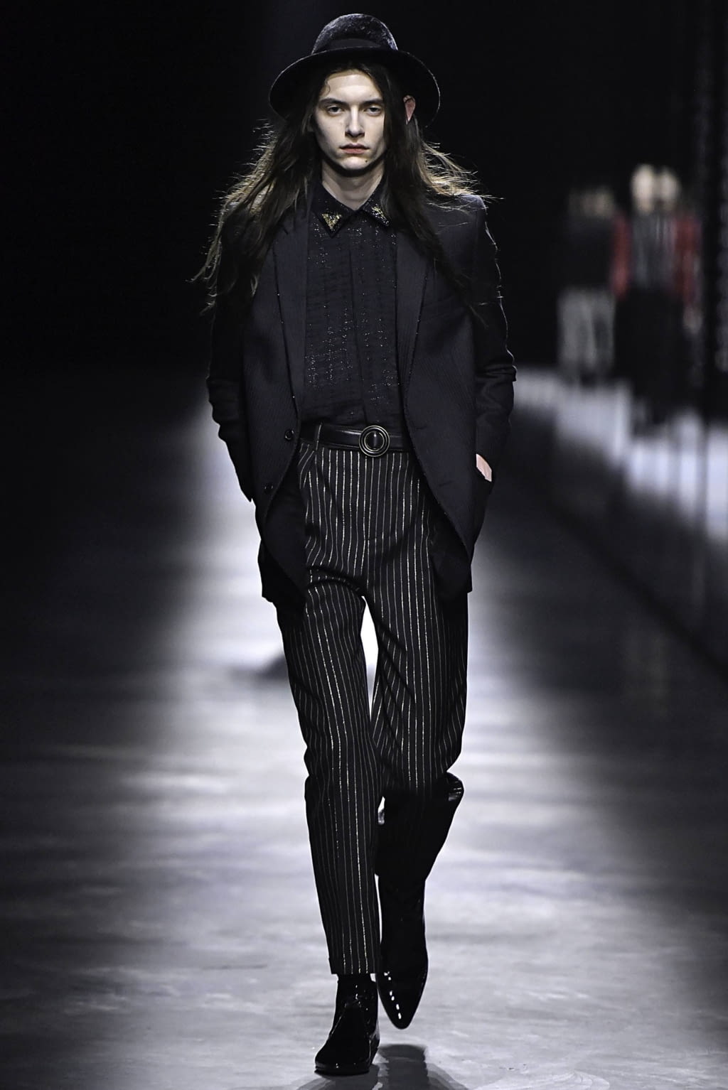 Fashion Week Paris Fall/Winter 2019 look 55 from the Saint Laurent collection 女装