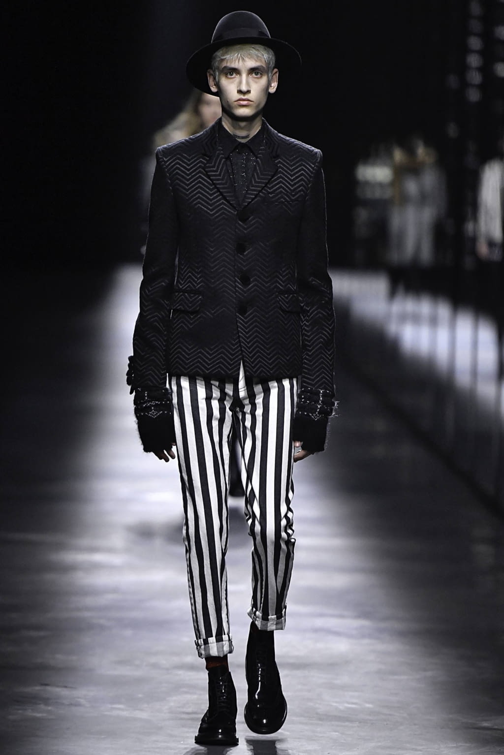 Fashion Week Paris Fall/Winter 2019 look 59 from the Saint Laurent collection womenswear