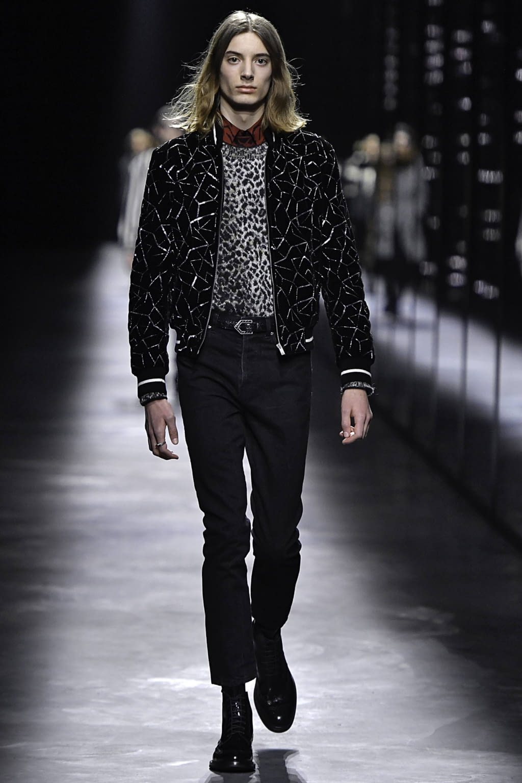 Fashion Week Paris Fall/Winter 2019 look 60 from the Saint Laurent collection 女装