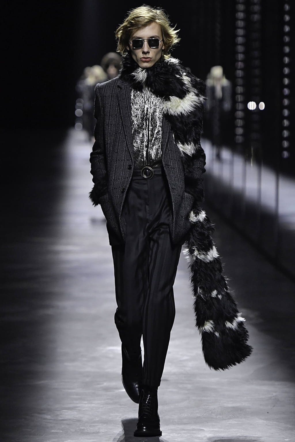 Fashion Week Paris Fall/Winter 2019 look 63 from the Saint Laurent collection womenswear