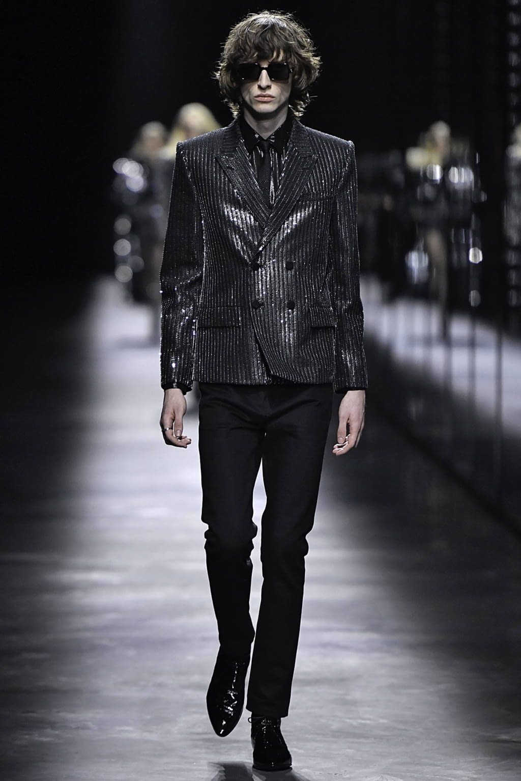 Fashion Week Paris Fall/Winter 2019 look 64 from the Saint Laurent collection 女装