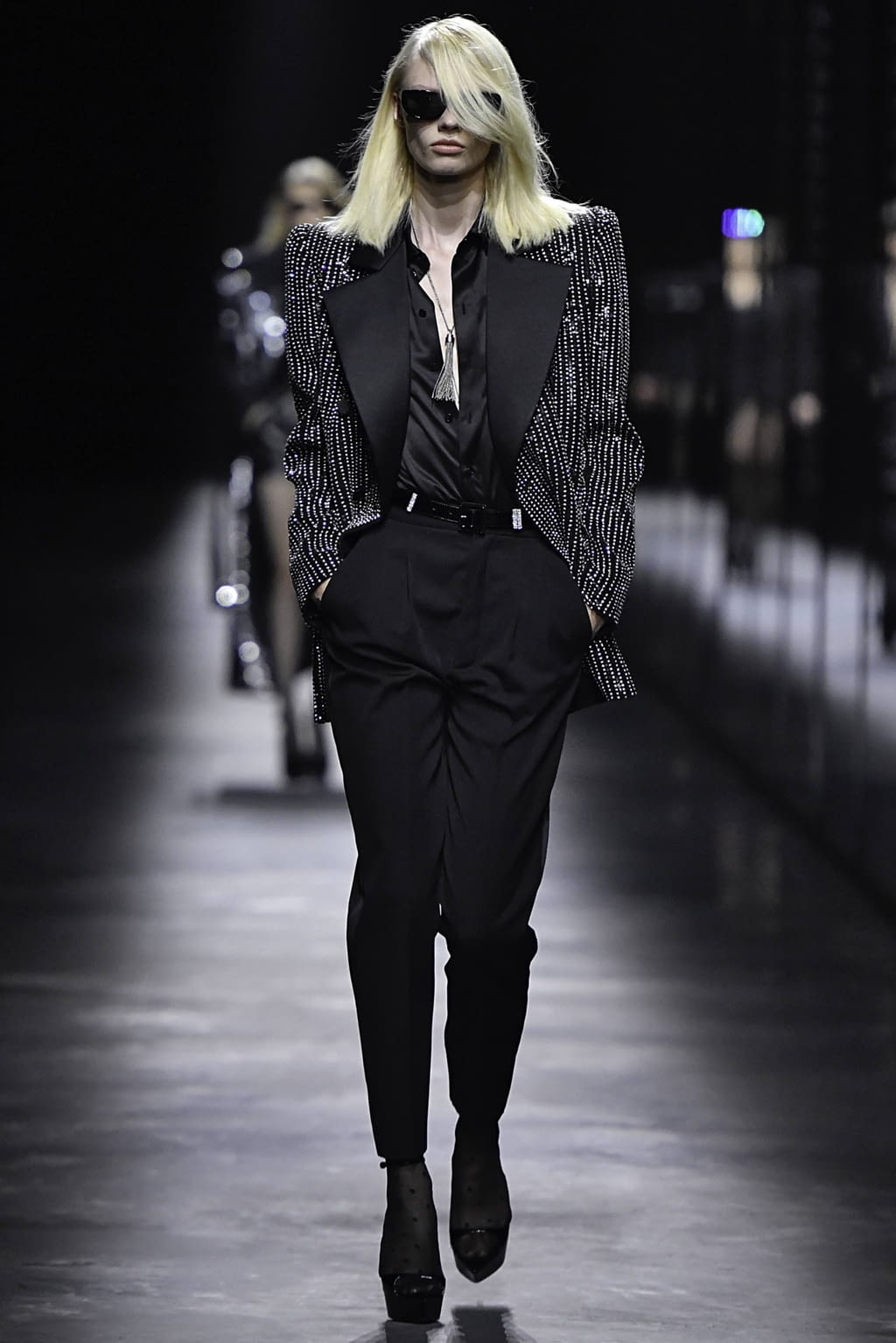 Fashion Week Paris Fall/Winter 2019 look 65 from the Saint Laurent collection 女装
