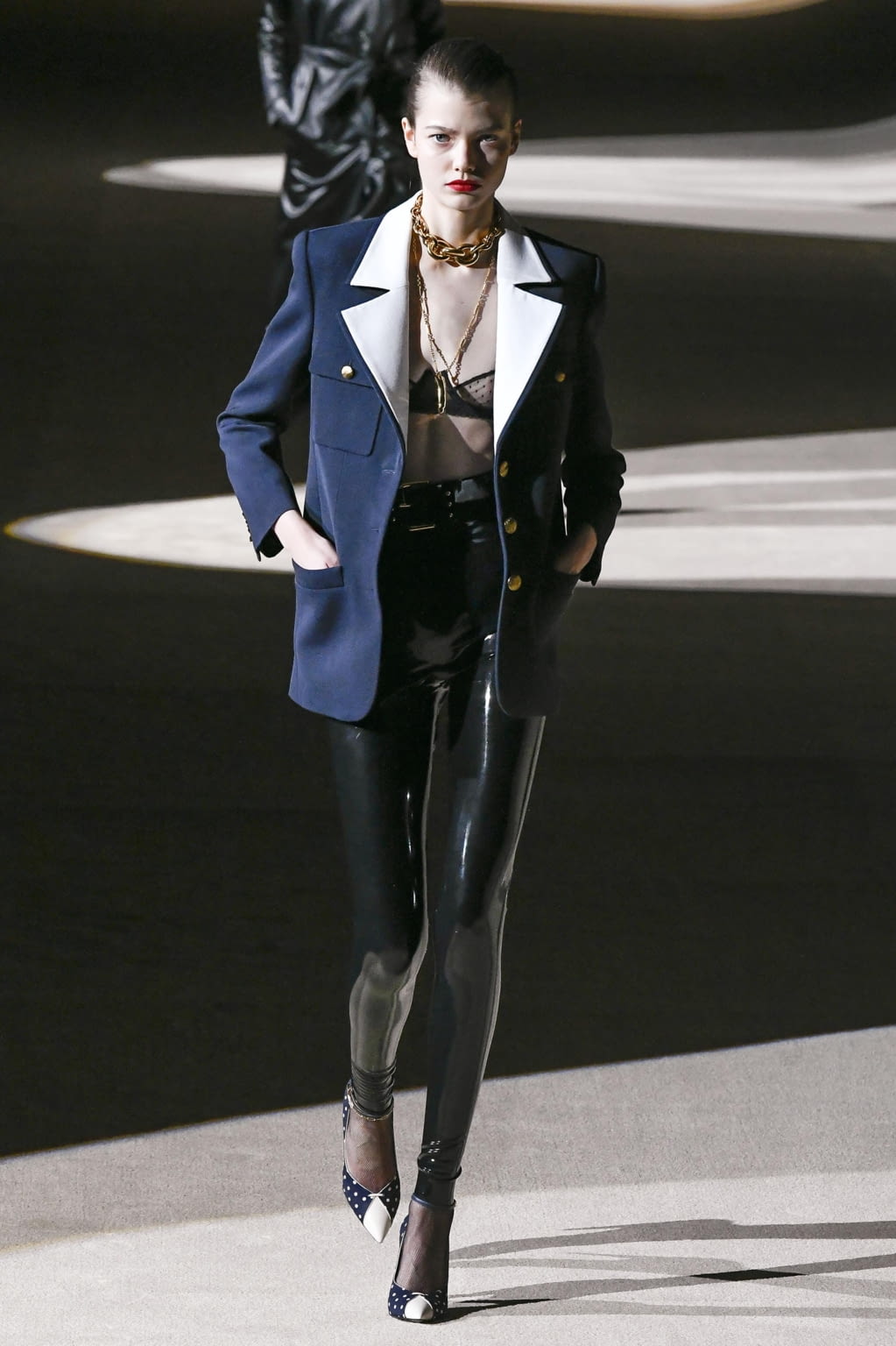Fashion Week Paris Fall/Winter 2020 look 7 from the Saint Laurent collection womenswear