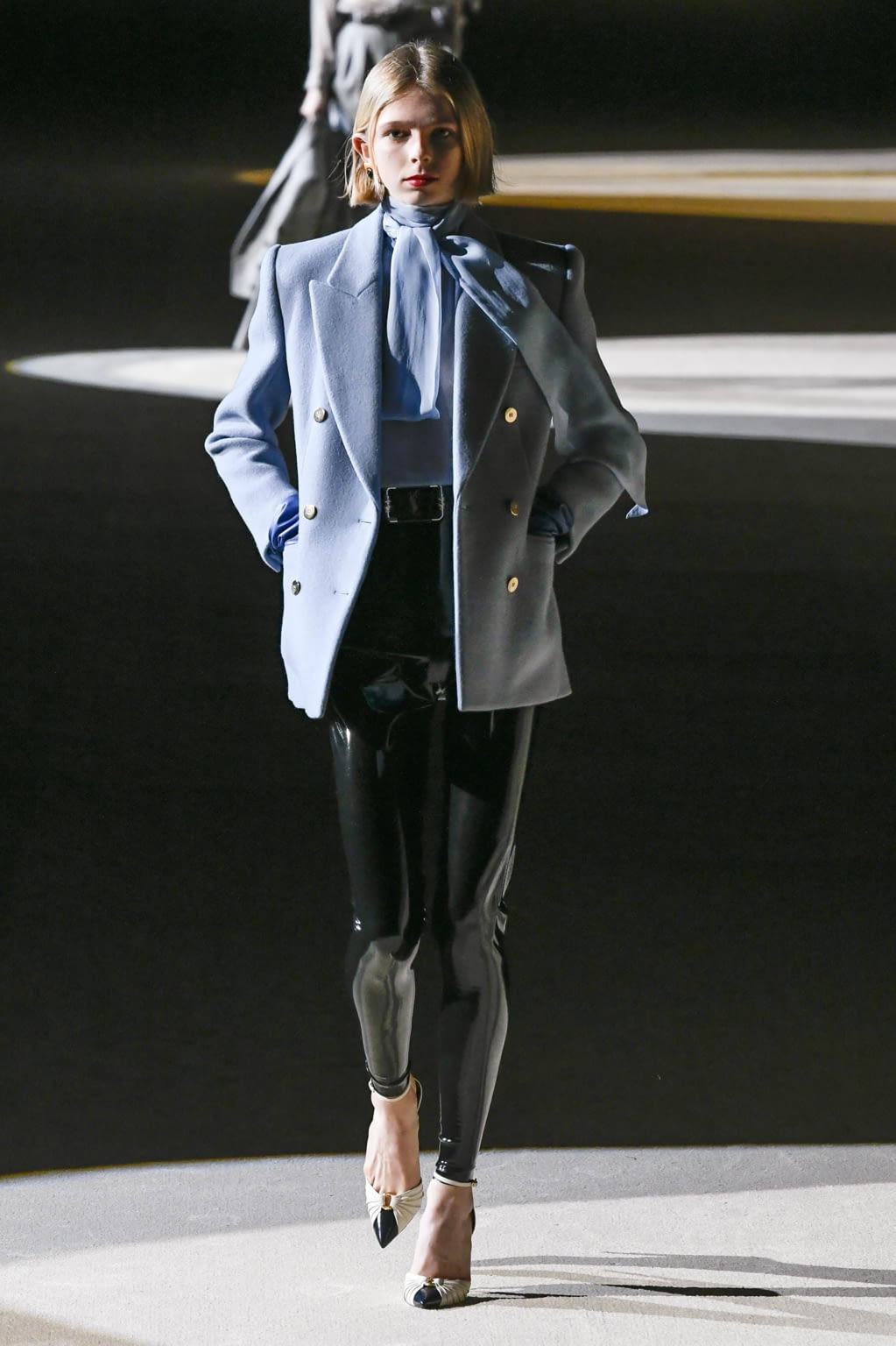 Fashion Week Paris Fall/Winter 2020 look 15 from the Saint Laurent collection womenswear