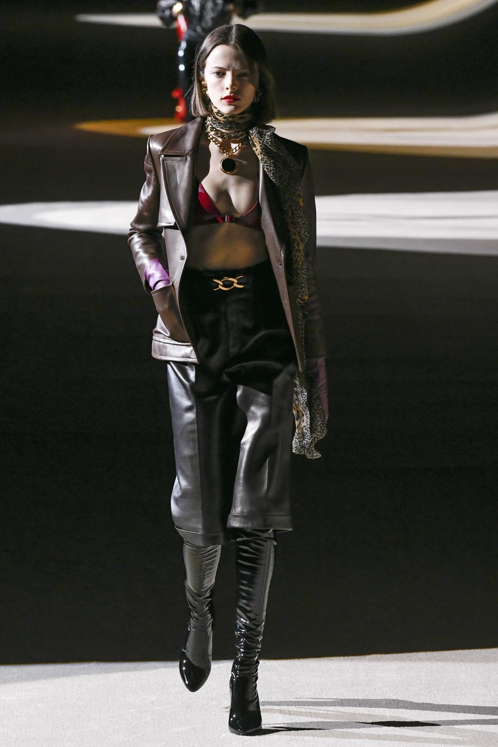 Fashion Week Paris Fall/Winter 2020 look 21 from the Saint Laurent collection womenswear