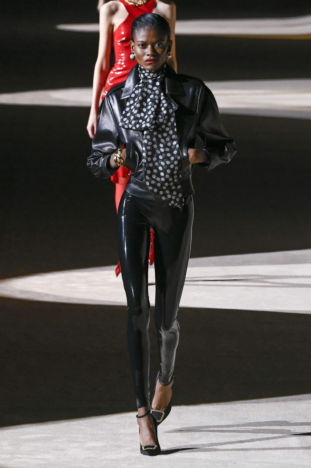 Fashion Week Paris Fall/Winter 2020 look 22 from the Saint Laurent collection womenswear