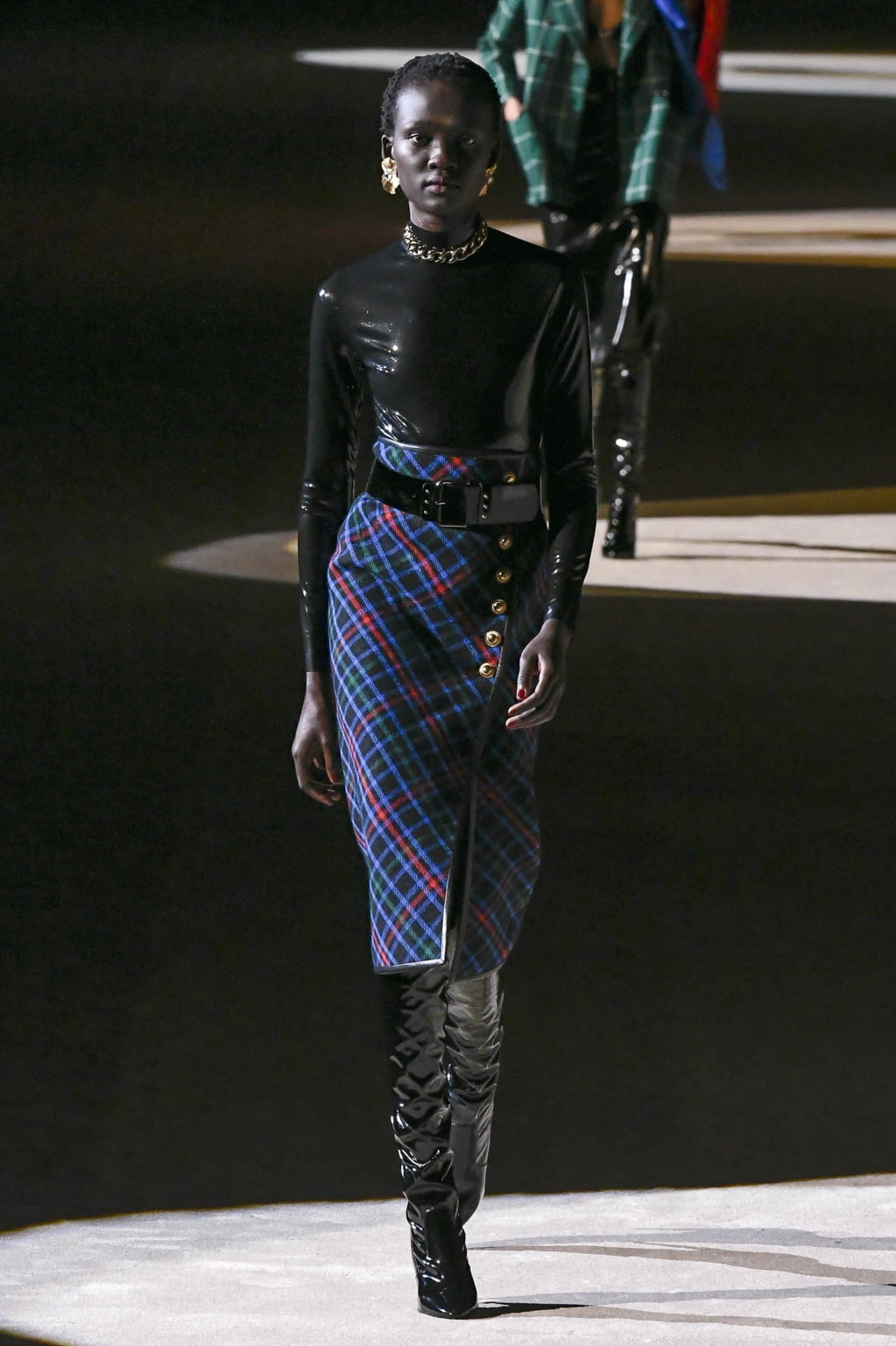 Fashion Week Paris Fall/Winter 2020 look 37 from the Saint Laurent collection 女装
