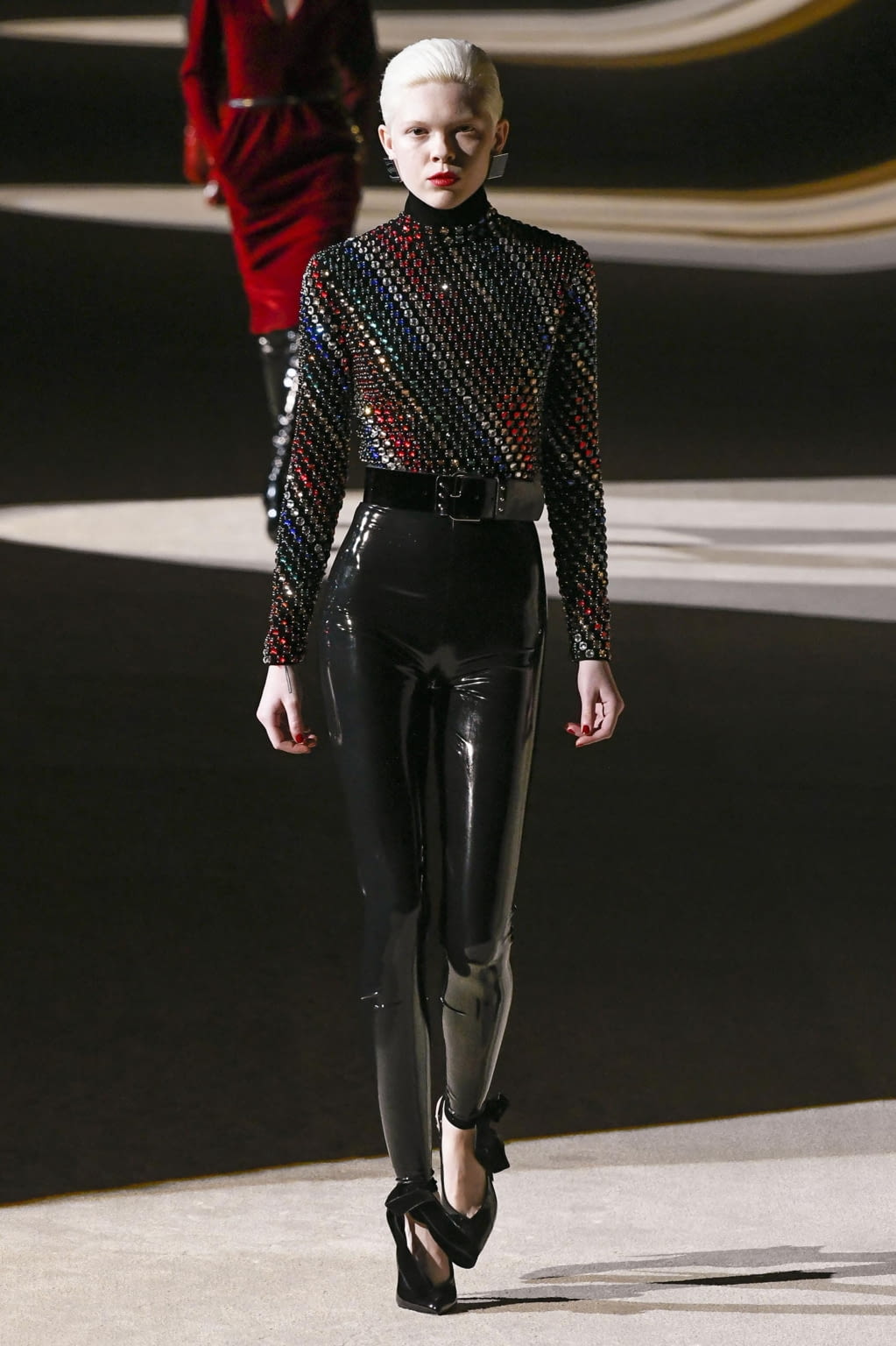 Fashion Week Paris Fall/Winter 2020 look 52 from the Saint Laurent collection womenswear
