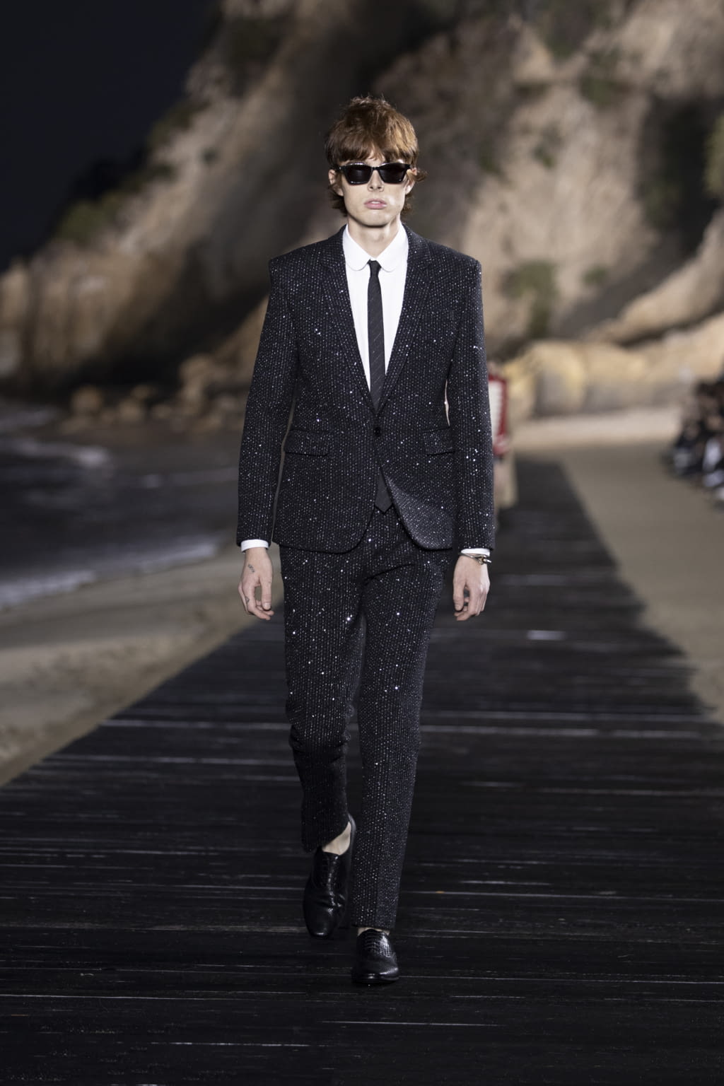 Fashion Week Paris Spring/Summer 2020 look 14 from the Saint Laurent collection 男装