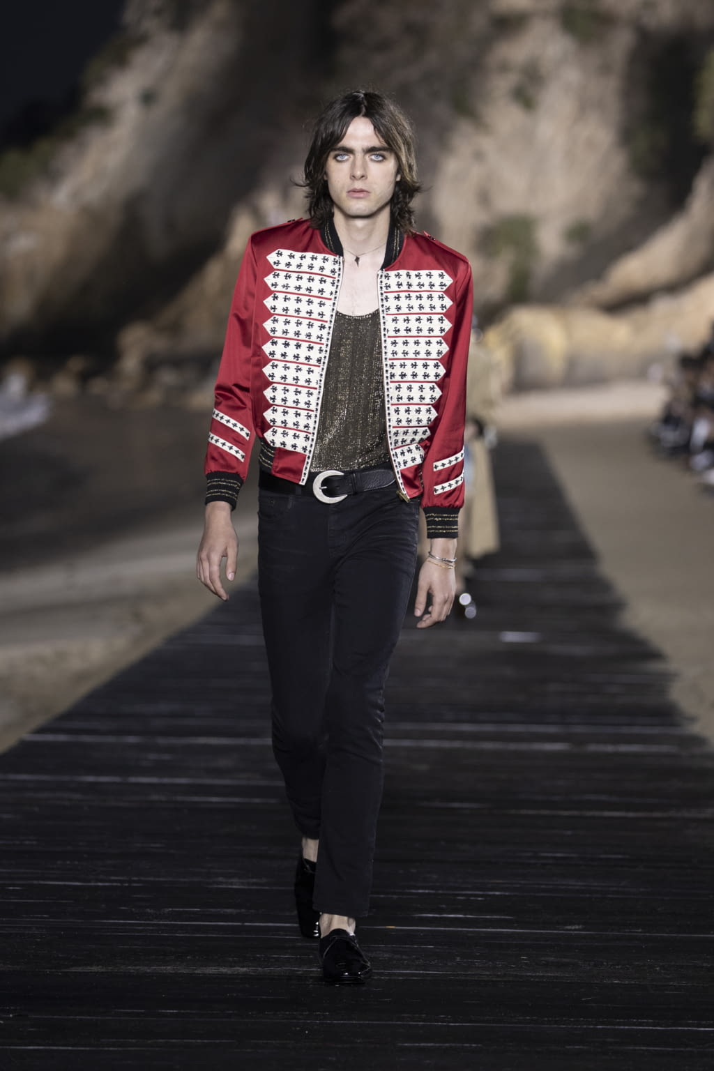 Fashion Week Paris Spring/Summer 2020 look 15 from the Saint Laurent collection 男装