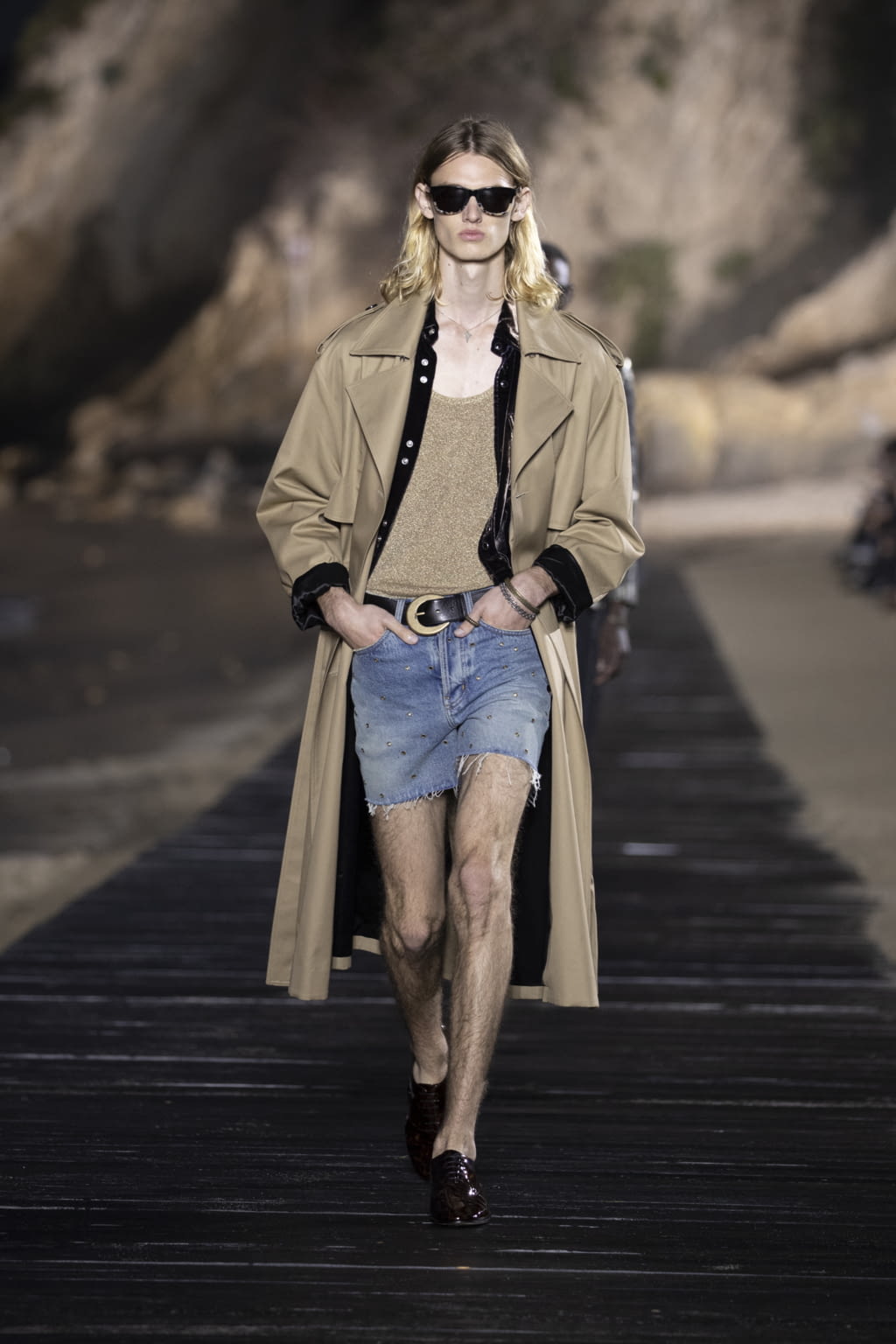 Fashion Week Paris Spring/Summer 2020 look 16 from the Saint Laurent collection menswear