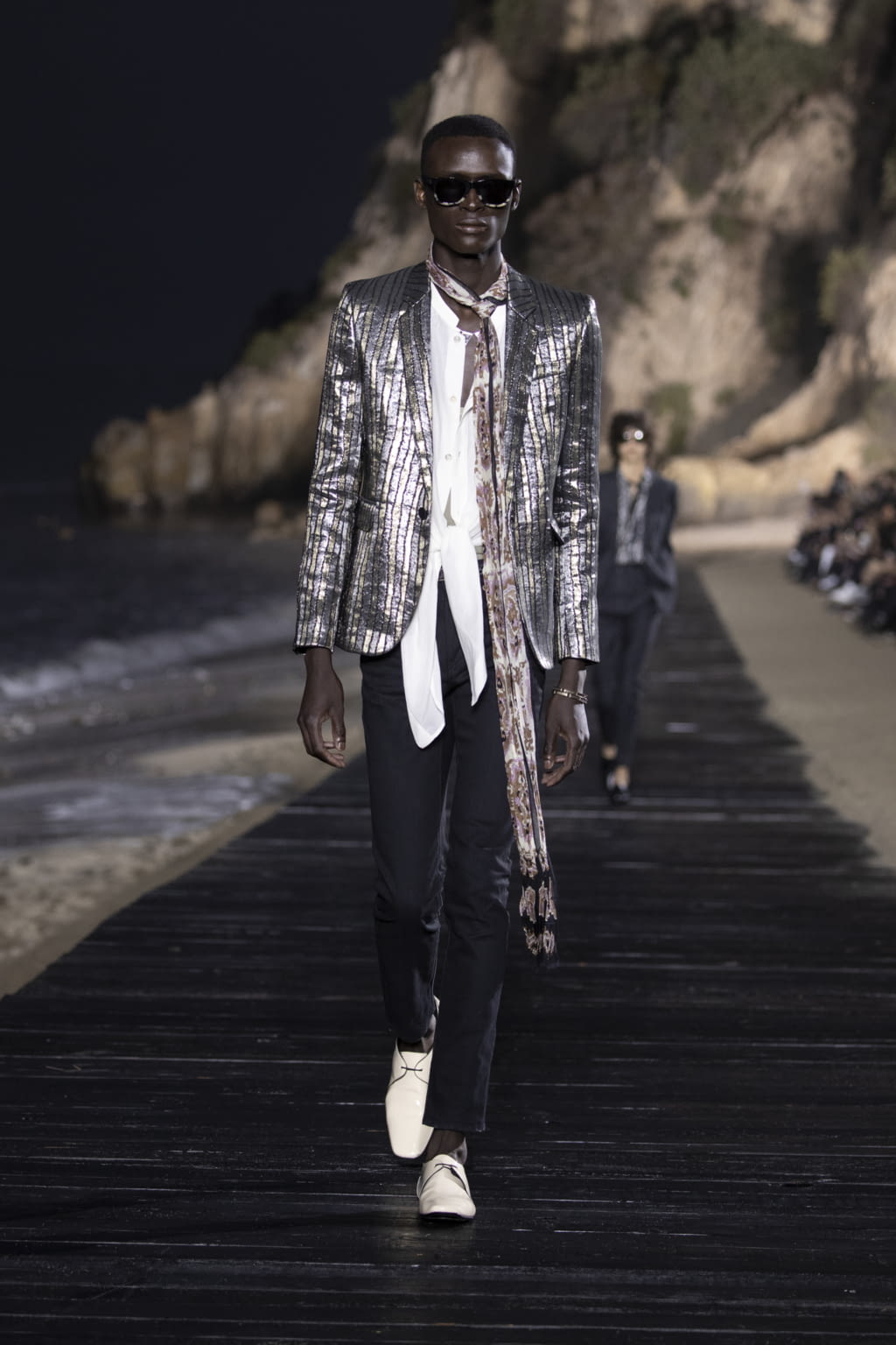 Fashion Week Paris Spring/Summer 2020 look 17 from the Saint Laurent collection menswear