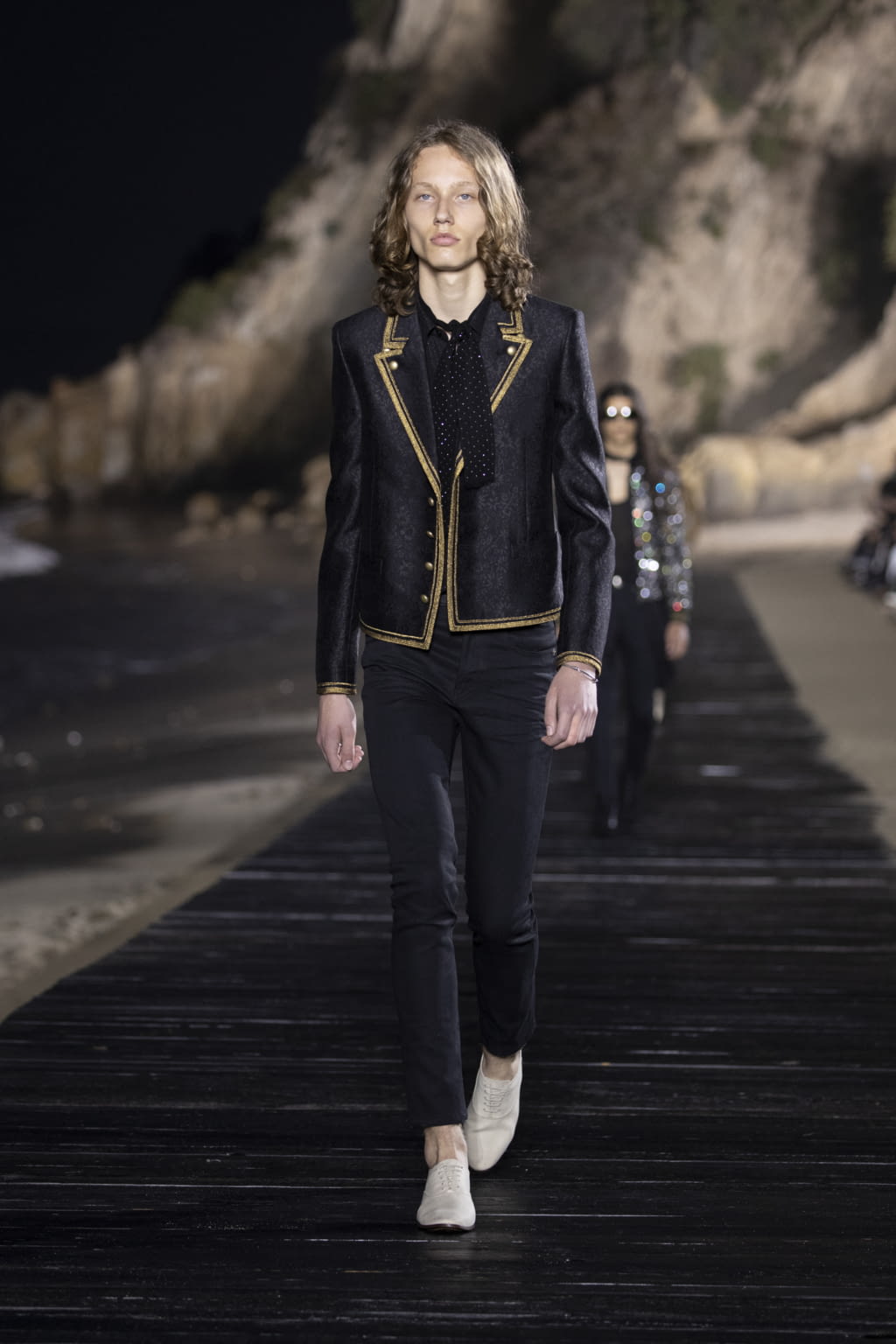 Fashion Week Paris Spring/Summer 2020 look 42 from the Saint Laurent collection 男装