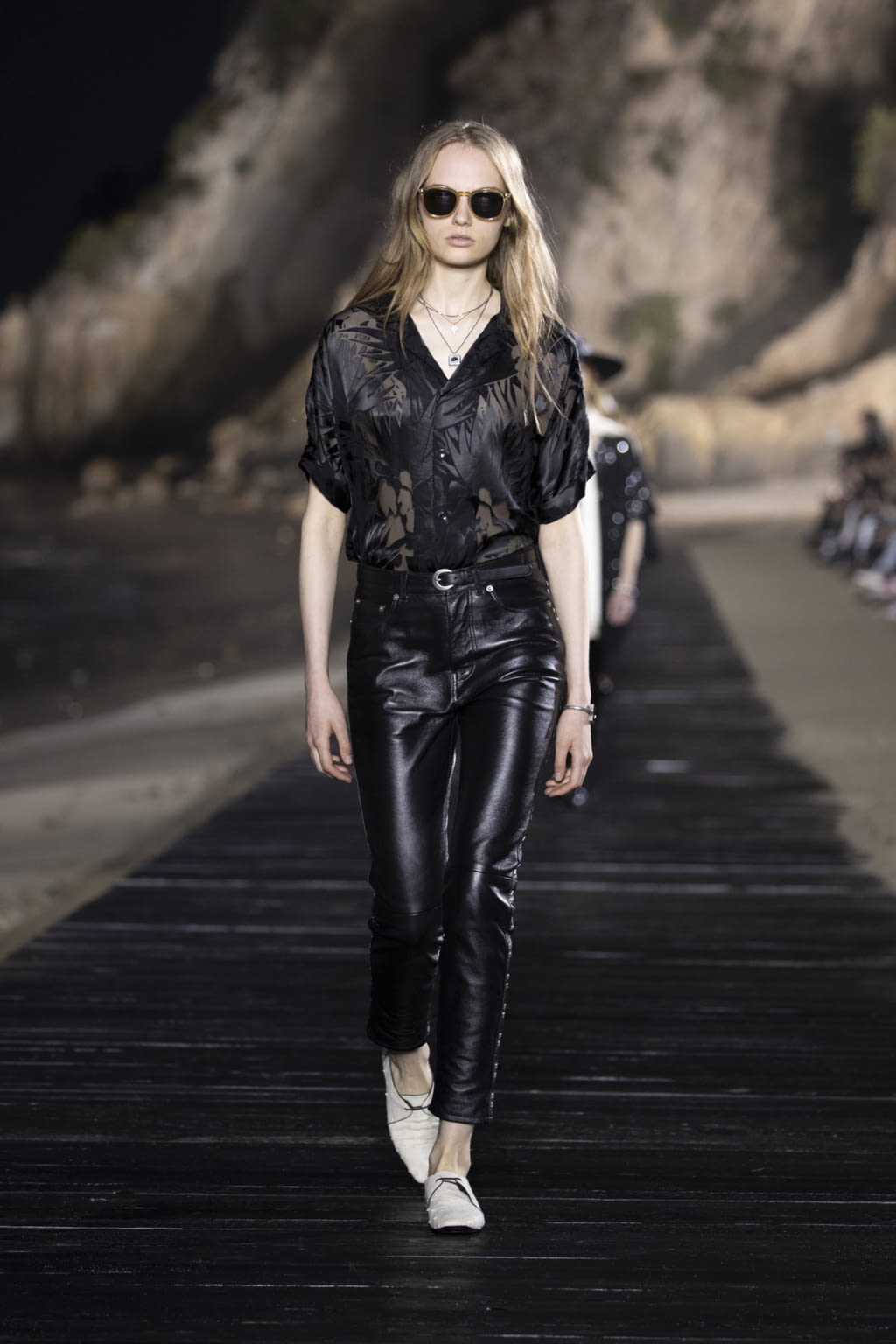 Fashion Week Paris Spring/Summer 2020 look 49 de la collection Saint Laurent menswear