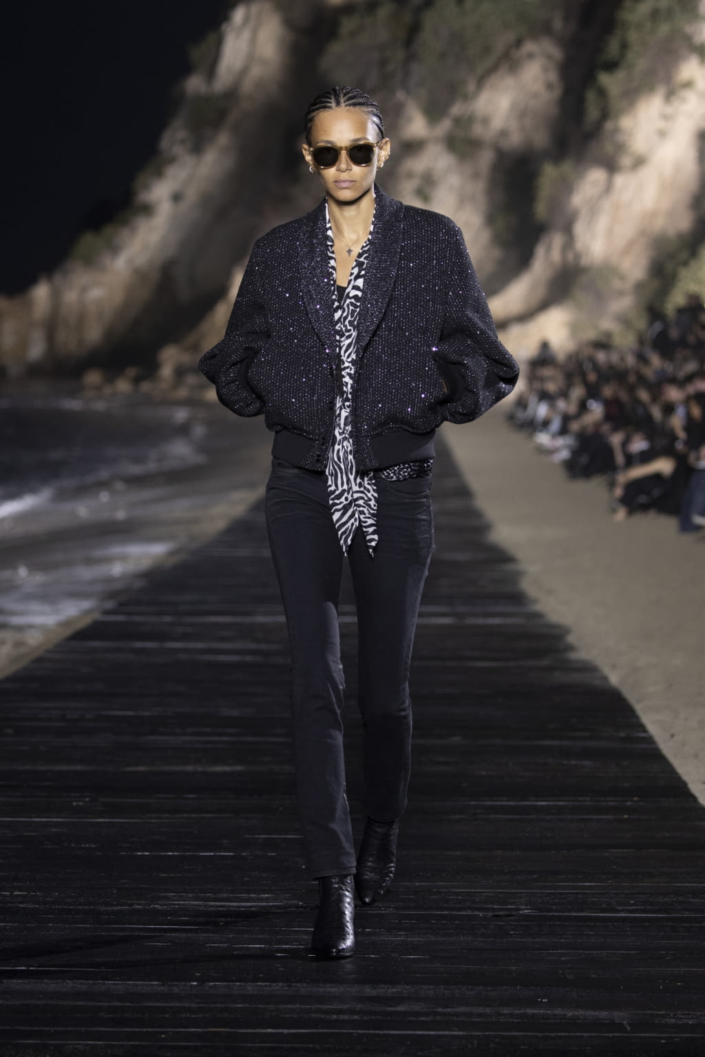 Fashion Week Paris Spring/Summer 2020 look 53 from the Saint Laurent collection 男装