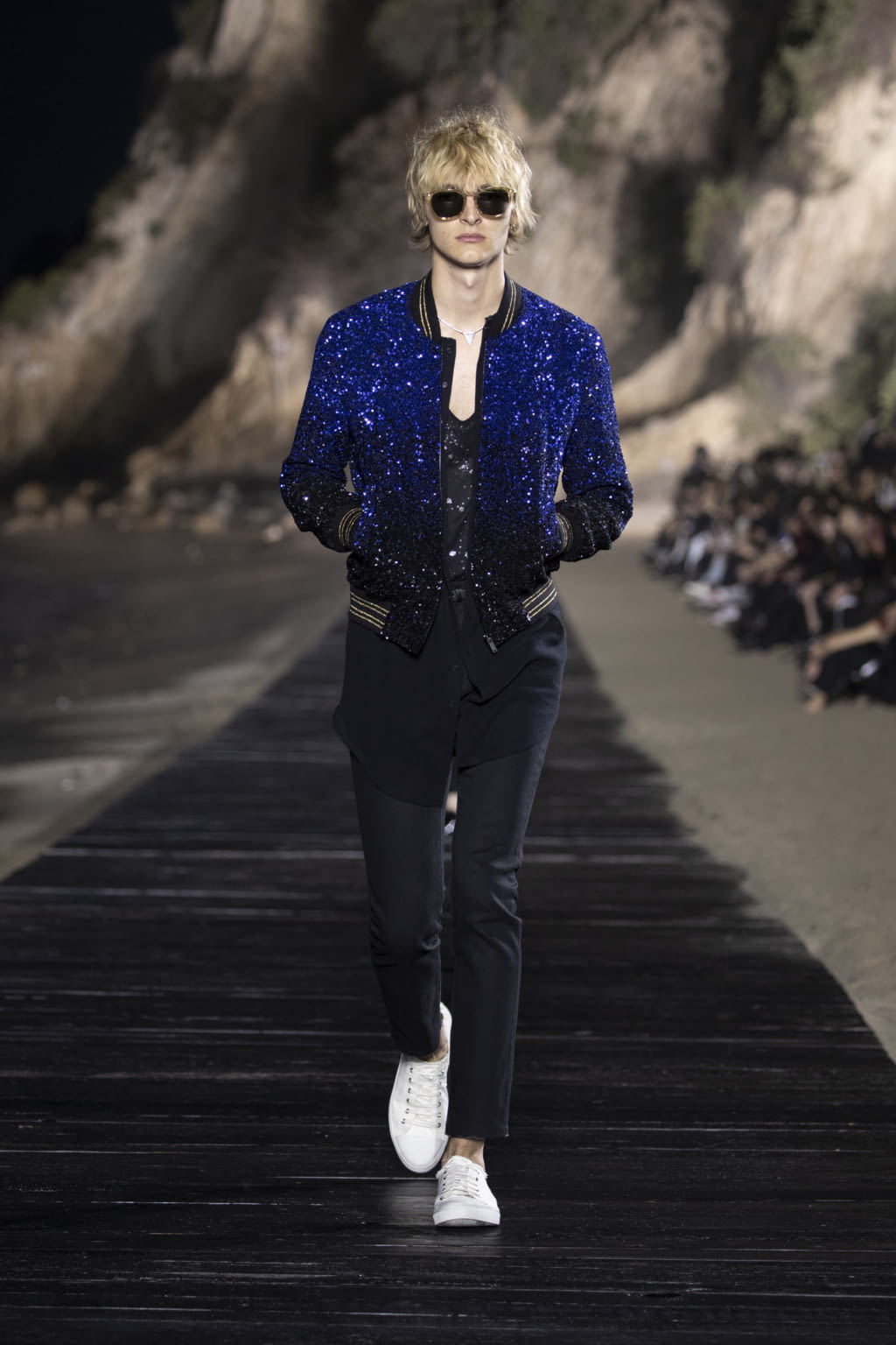 Fashion Week Paris Spring/Summer 2020 look 54 from the Saint Laurent collection 男装