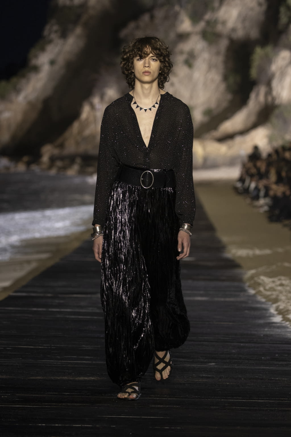 Fashion Week Paris Spring/Summer 2020 look 69 from the Saint Laurent collection 男装