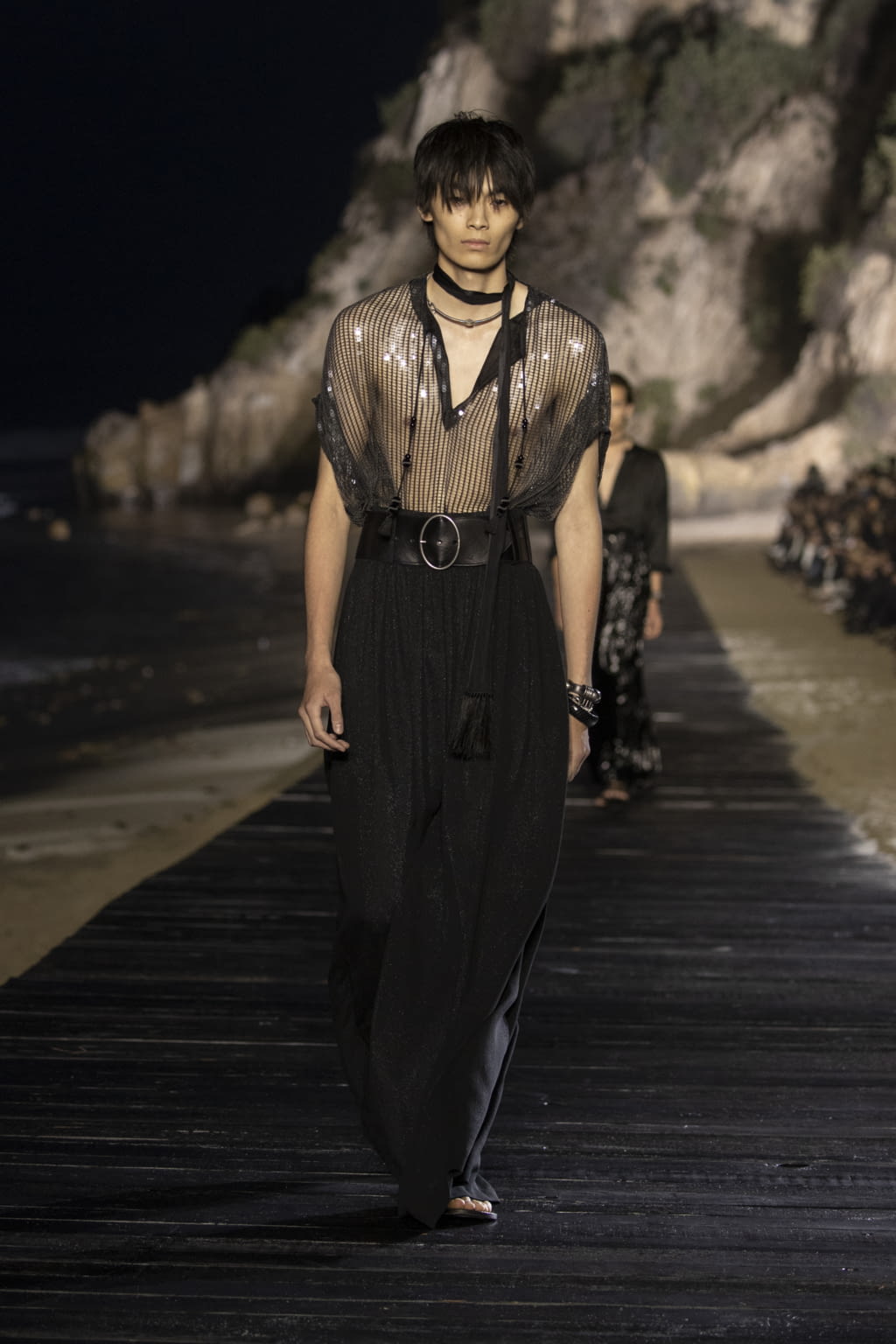 Fashion Week Paris Spring/Summer 2020 look 71 from the Saint Laurent collection 男装