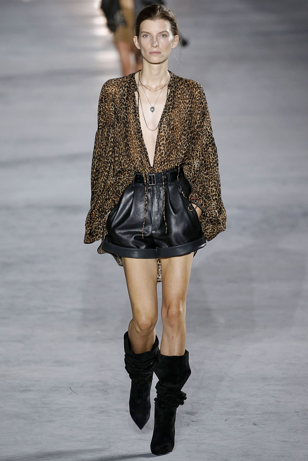 Fashion Week Paris Spring/Summer 2018 look 40 from the Saint Laurent collection womenswear