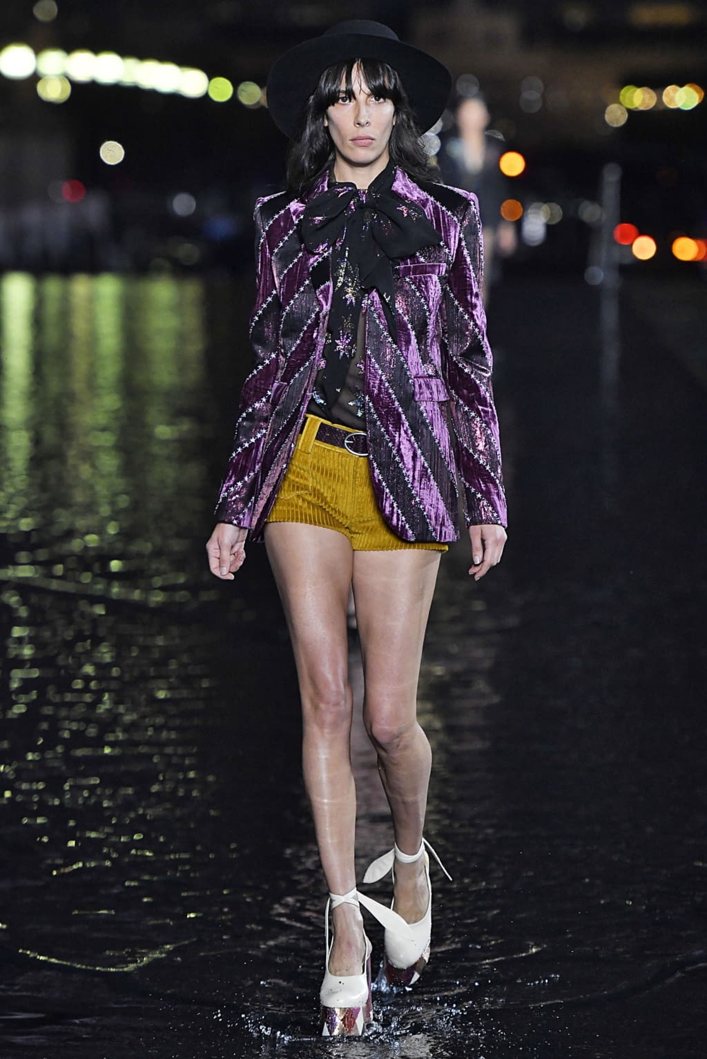 Fashion Week Paris Spring/Summer 2019 look 26 from the Saint Laurent collection womenswear